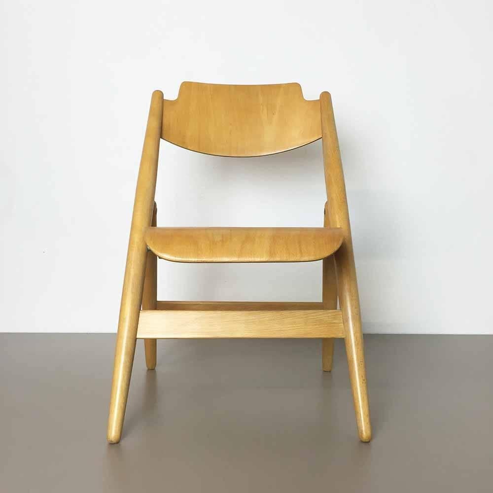Children's chair SE18.

Designed by Egon Eiermann.

Producer: Wilde and Spieth, Germany,

1950s.

This children's chair, model SE18 was designed by Egon Eiermann for Wilde & Spieth in Germany. Of the two children's versions, this is the