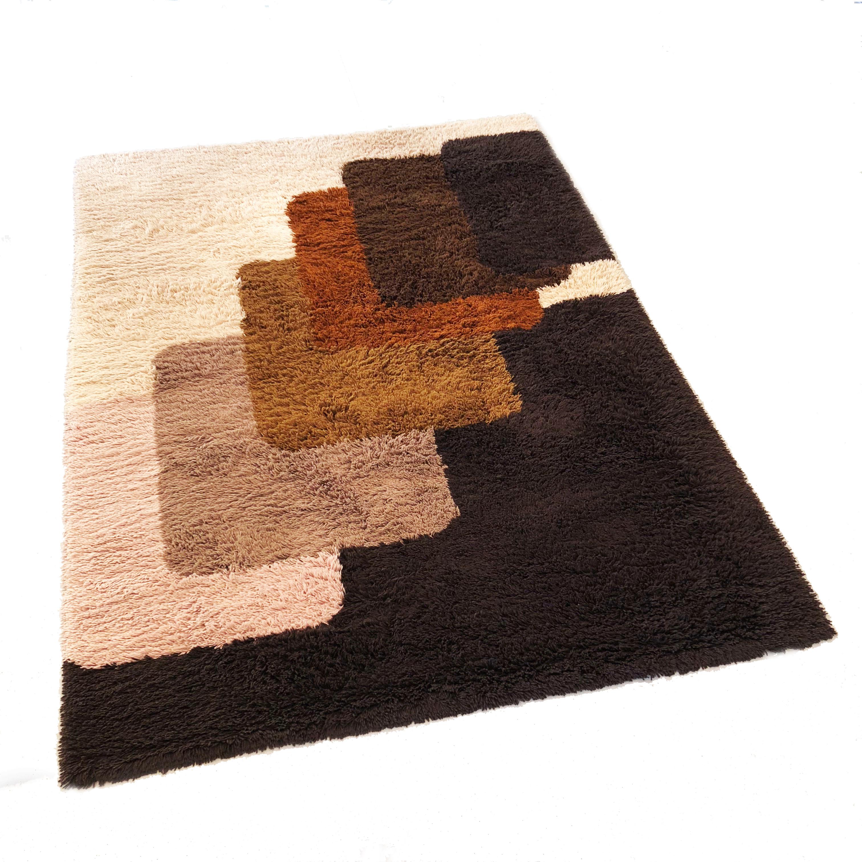 Mid-Century Modern Extra Large Vintage Colorful High Pile Rug by Desso, Netherlands, 1970