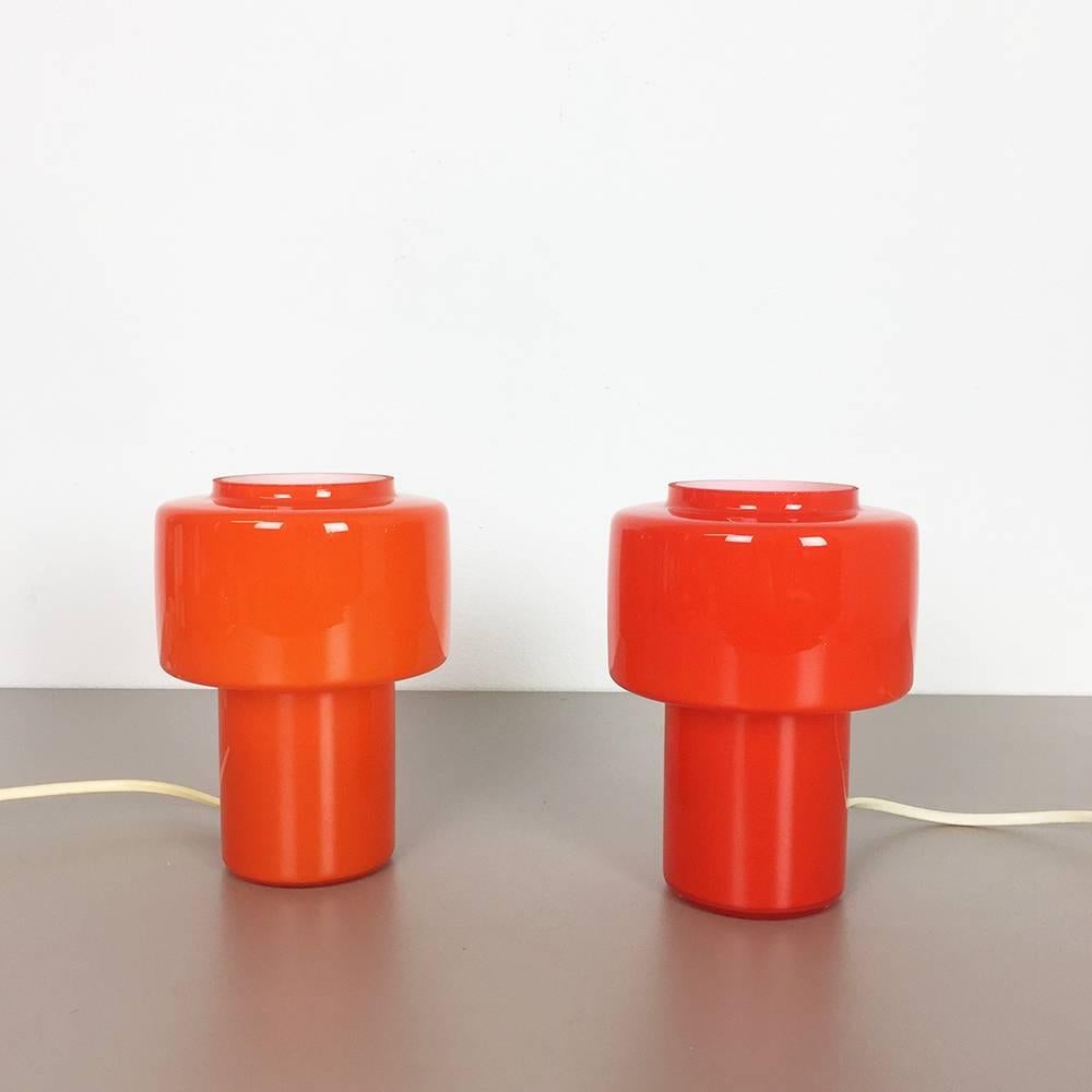 Article:

Set of two table light orange and red


Producer:

Luxus Vittsjö, Sweden


Design:

Uno & Osten Kristiansson



Origin:

Sweden



Age: 1970s






Description:

Original 1970s set of two glass table light