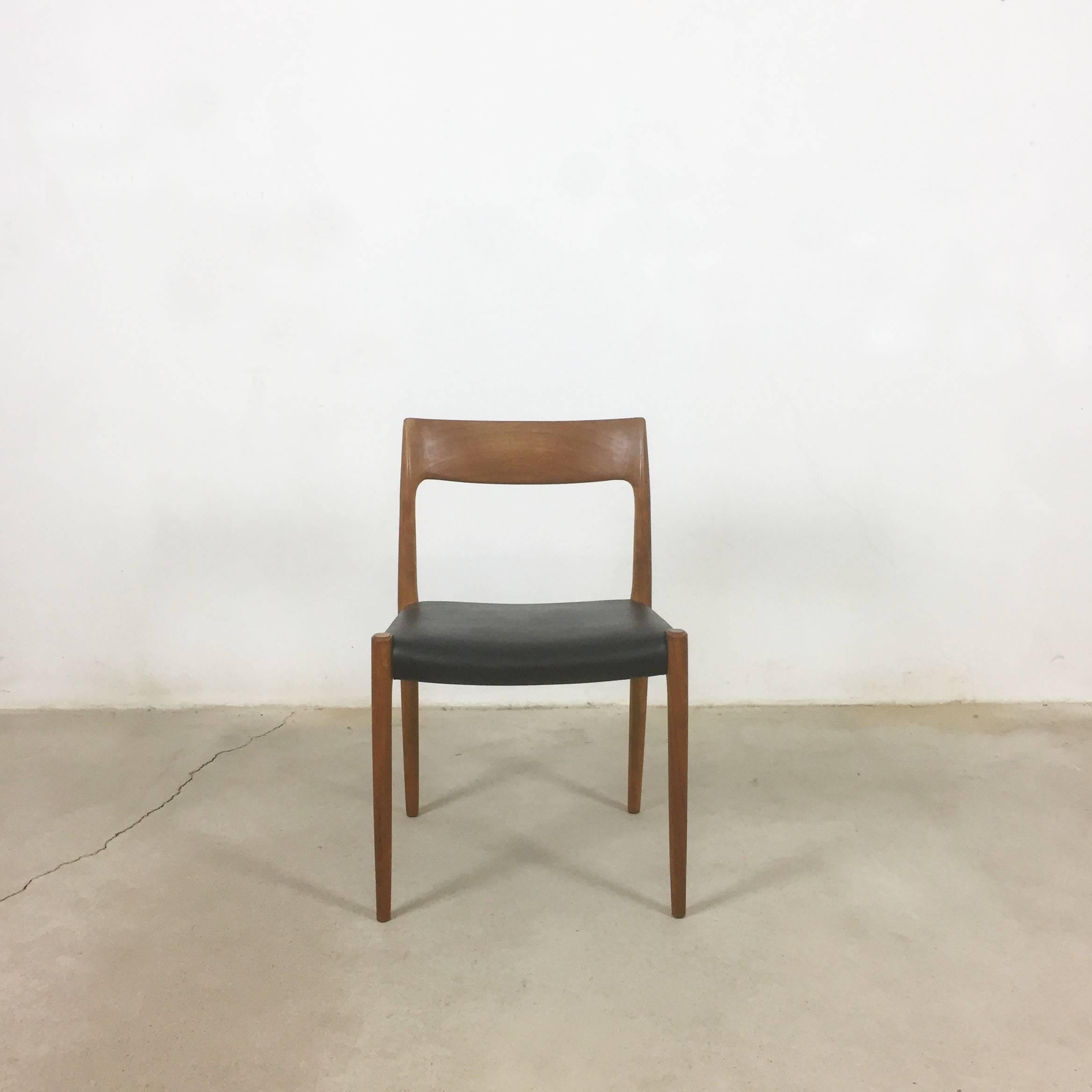 Teak Chair No. 77, Set of Four, Niels Moller for Moller Models Denmark, 1960s In Good Condition In Kirchlengern, DE