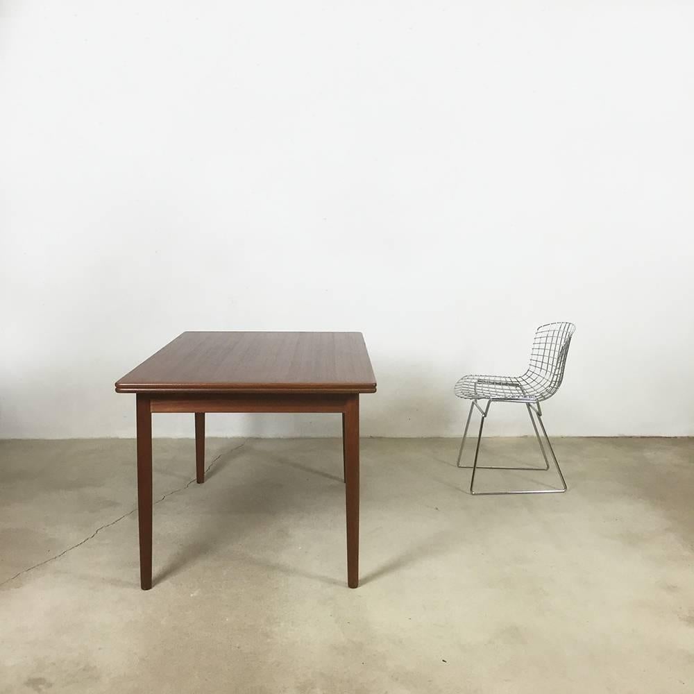 Mid-Century Modern Table de salle à manger en teck Willy Sigh pour H. Sigh and Sons Mobelfabrik, années 1960, Danemark