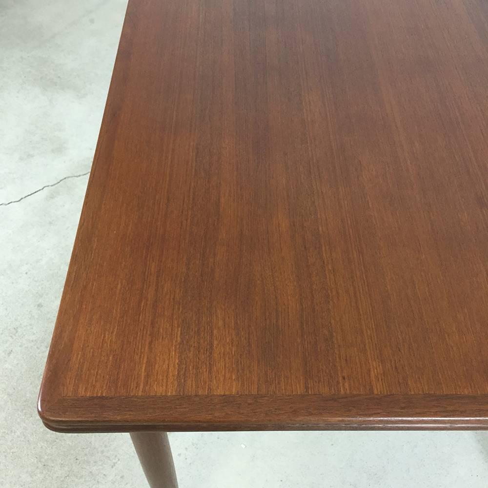 Teak Dining Table Willy Sigh for H. Sigh and Sons Mobelfabrik, 1960s, Denmark In Good Condition For Sale In Kirchlengern, DE