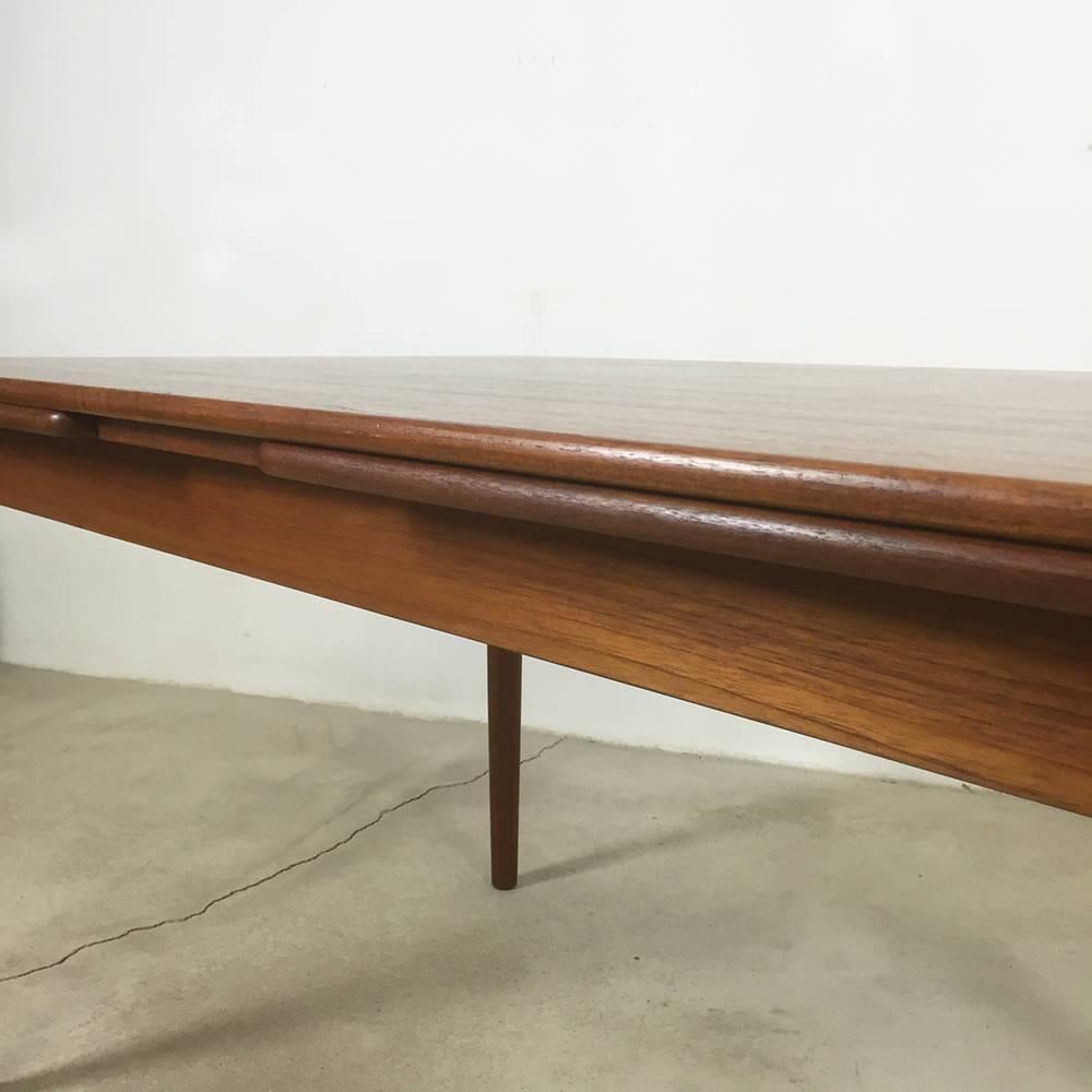20th Century Teak Dining Table Willy Sigh for H. Sigh and Sons Mobelfabrik, 1960s, Denmark For Sale