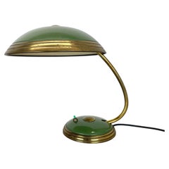 Deutsche grüne Bauhaus-Tischleuchte aus Messing und Metall von HELO LIGHTS, Deutschland, 1950er Jahre