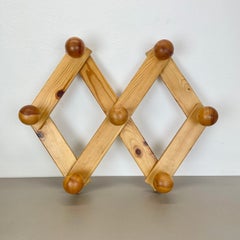 Large 7 hook Pine wood Wardrobe Coat Rack CHAPO PERRIAND Style, France 1970