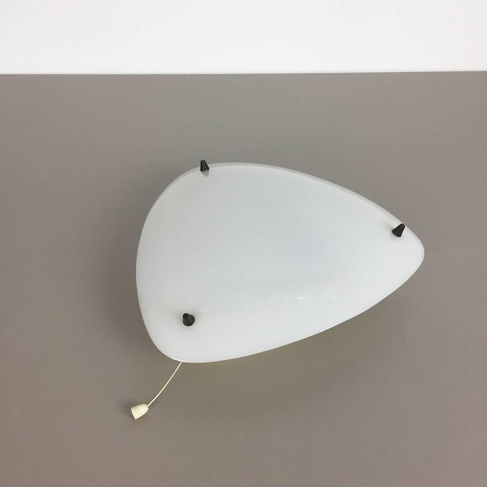 Modernist 1950s Acryl Wall Sconces Wall Light Made in Italy In Excellent Condition In Kirchlengern, DE