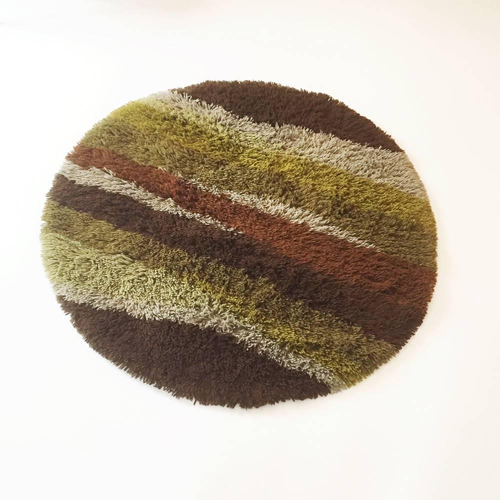 ARTICLE:

original rya rug


DECADE:

1970s


ORIGIN:

Netherlands


PRODUCER:

DESSO



DESCRIPTION:

this rug is a great example of 70s pop art interior. made in high quality rya handmade weaving technique. This high quality RYA rug was designed