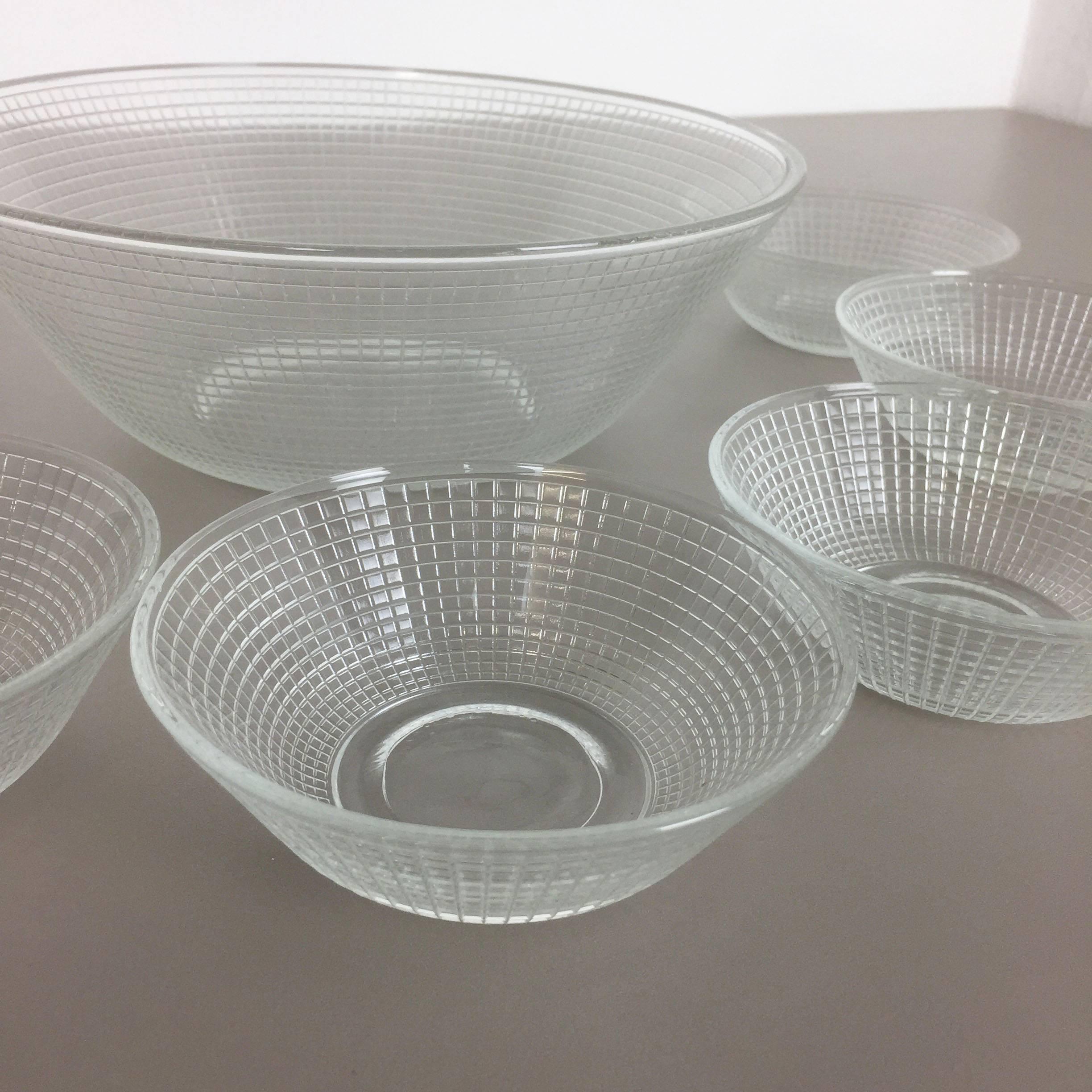 Set of 7 glass shells by Wilhelm Wagenfeld for VLG Weisswasser, Germany 1960s In Excellent Condition In Kirchlengern, DE