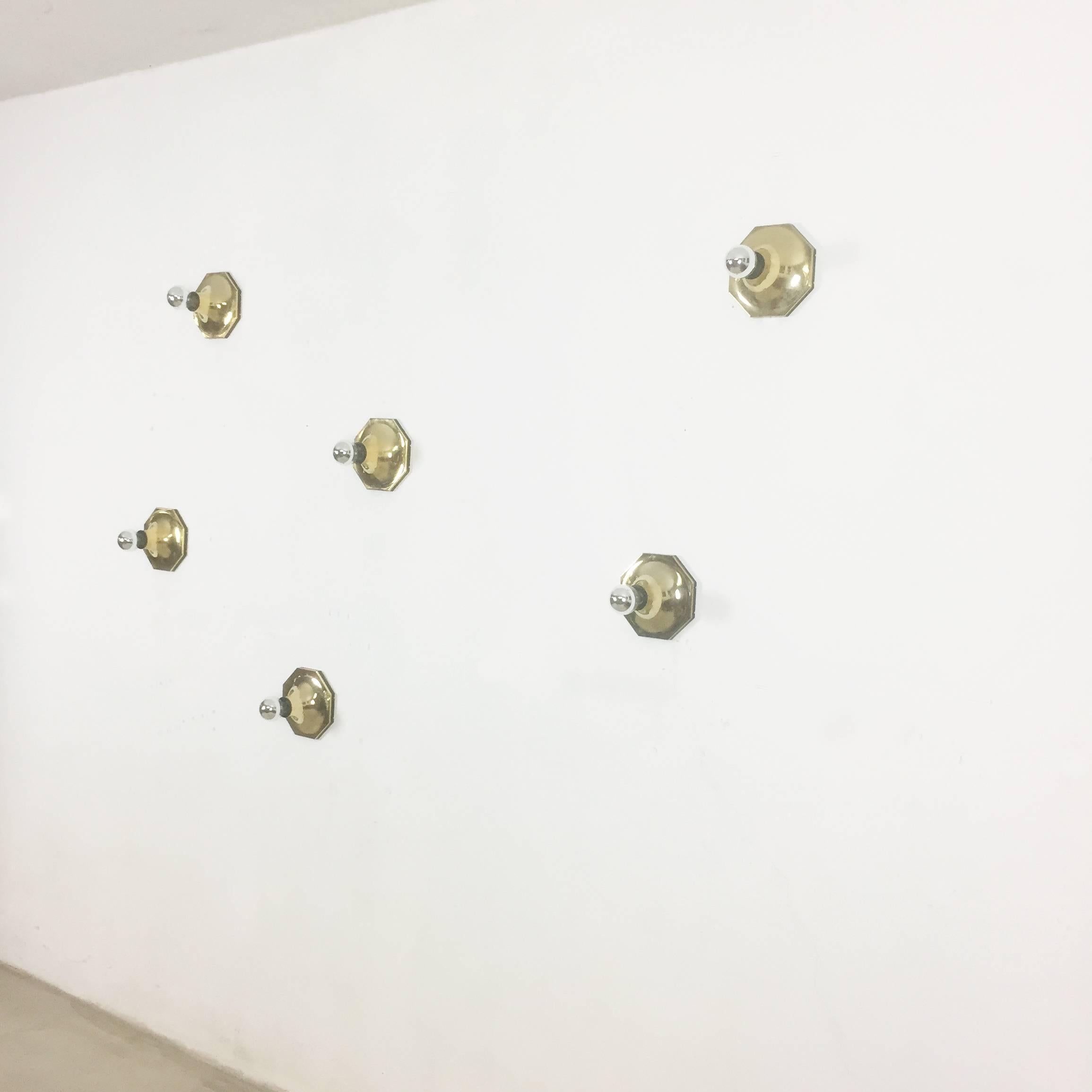 Article:

Set of six Cubic wall lights sconces



Producer:

Staff Lights, Germany


Design:

Motoko Ishii



Age:

1970s


Description:

Original 1970s golden metal lights made by Staff in Germany, designed by japanese star