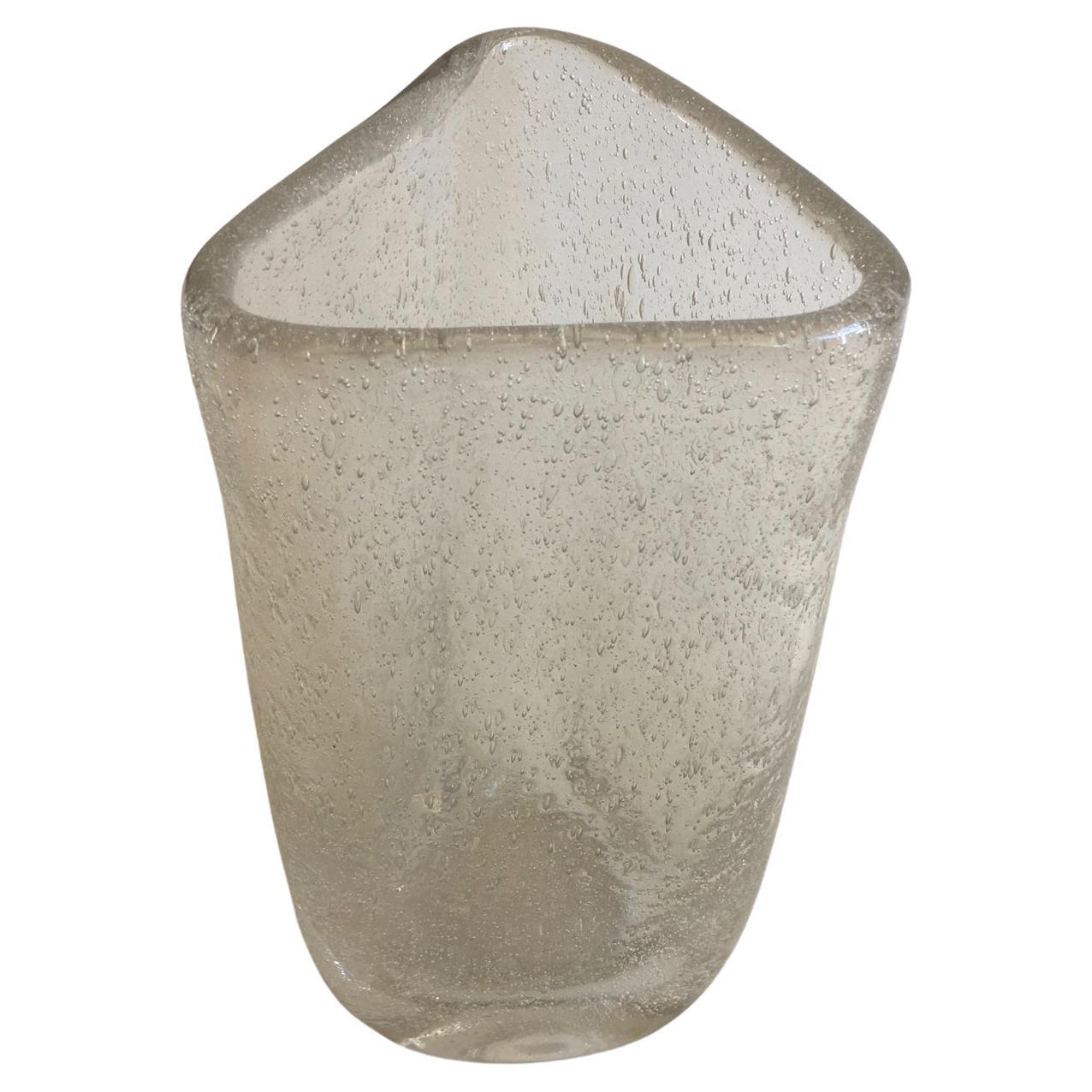 Vaso di vetro trasparente triangolare modernista di Art Deco Schneider, firmato In condizioni buone in vendita a London, Fitzrovia