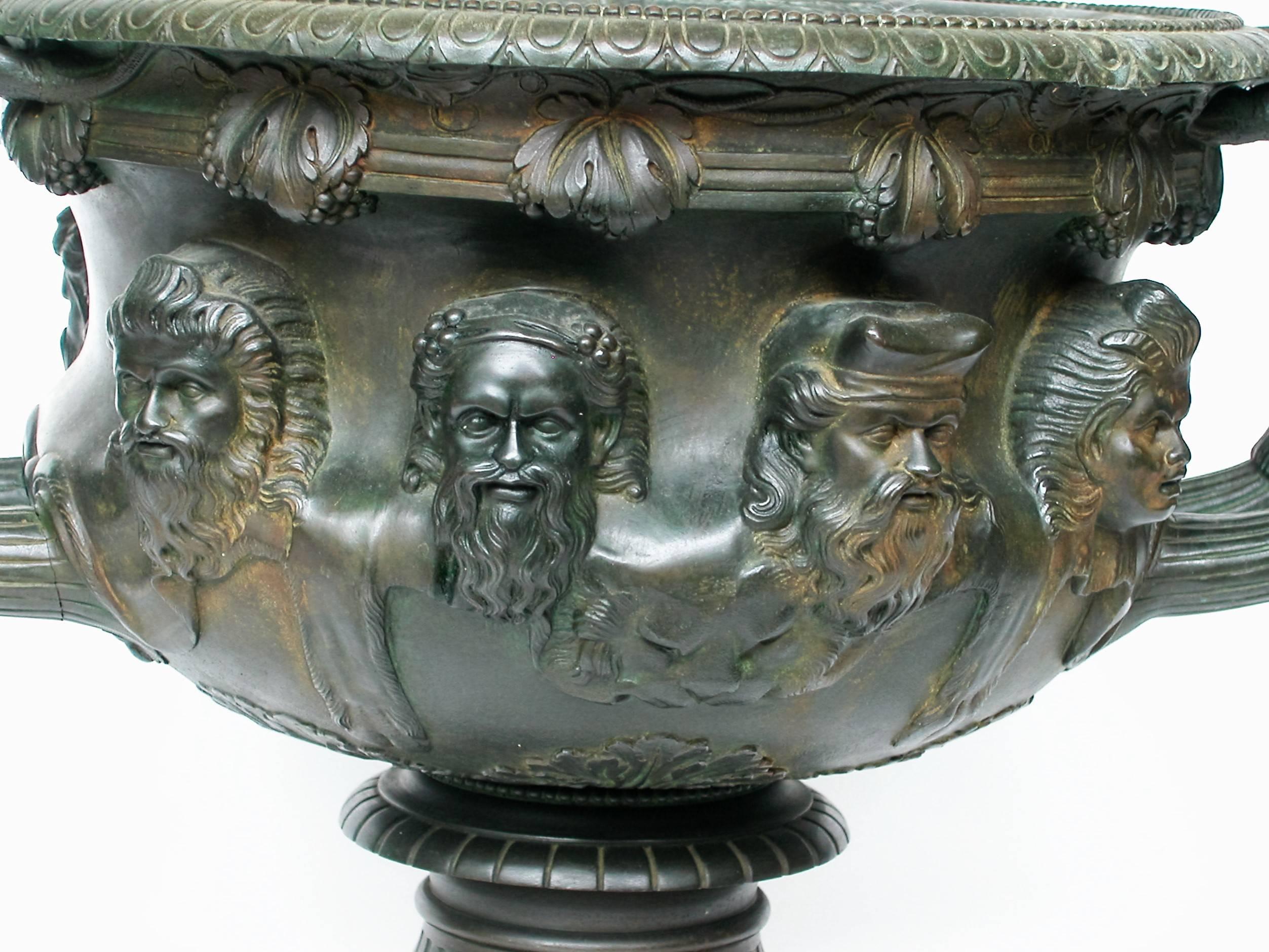 Monumental, Antic Warwick Vase in Bronze In Good Condition For Sale In Bern, CH