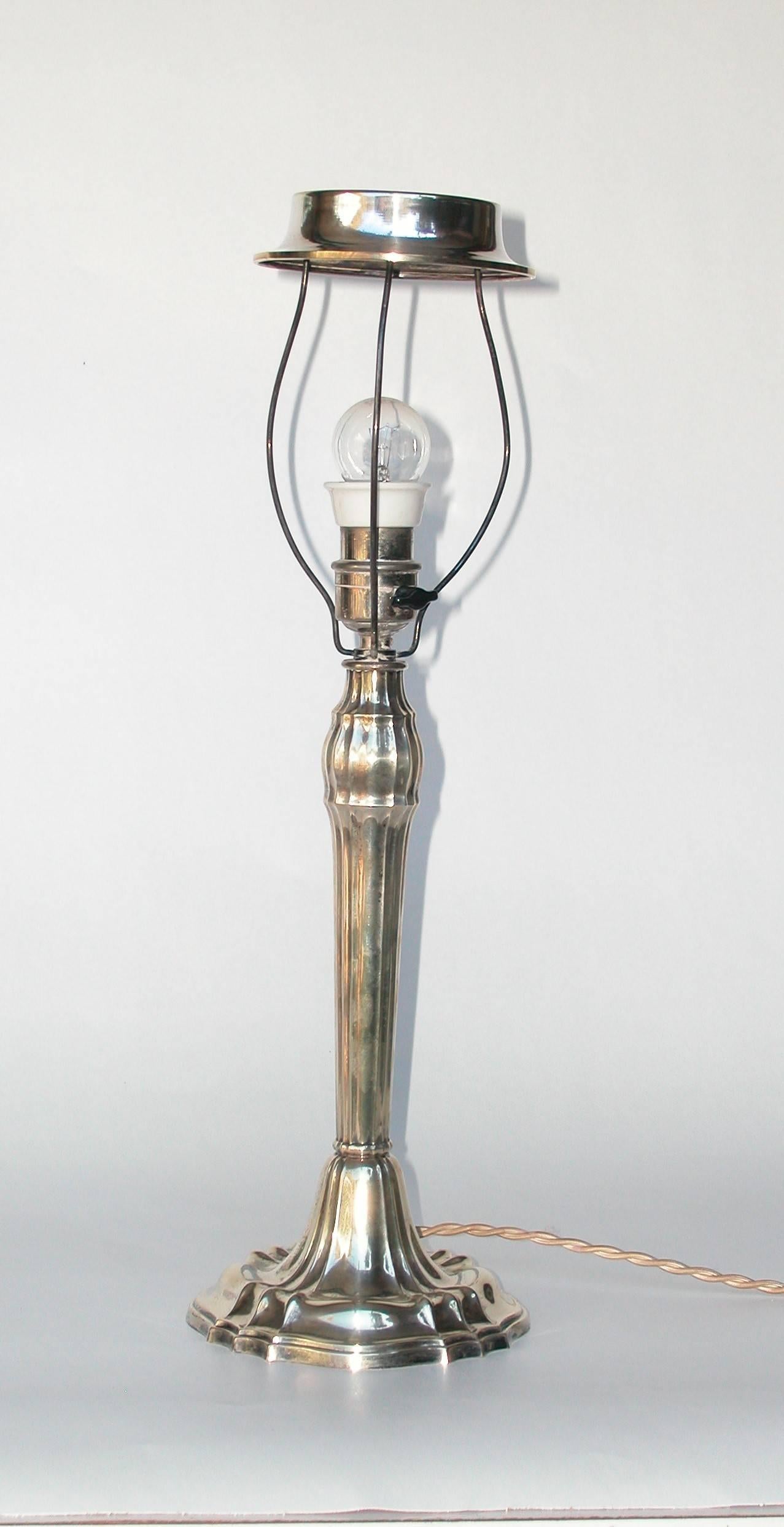 German Art Nouveau Table Lamp by Wilkens & Söhne, Germany, circa 1910.
In the Style of the Vienna Secession.
 
Silver and opaline glass with gold decor in the style of Josef Hoffmann.
Stamped with marks for 800 silver, press mark for Wilkens &