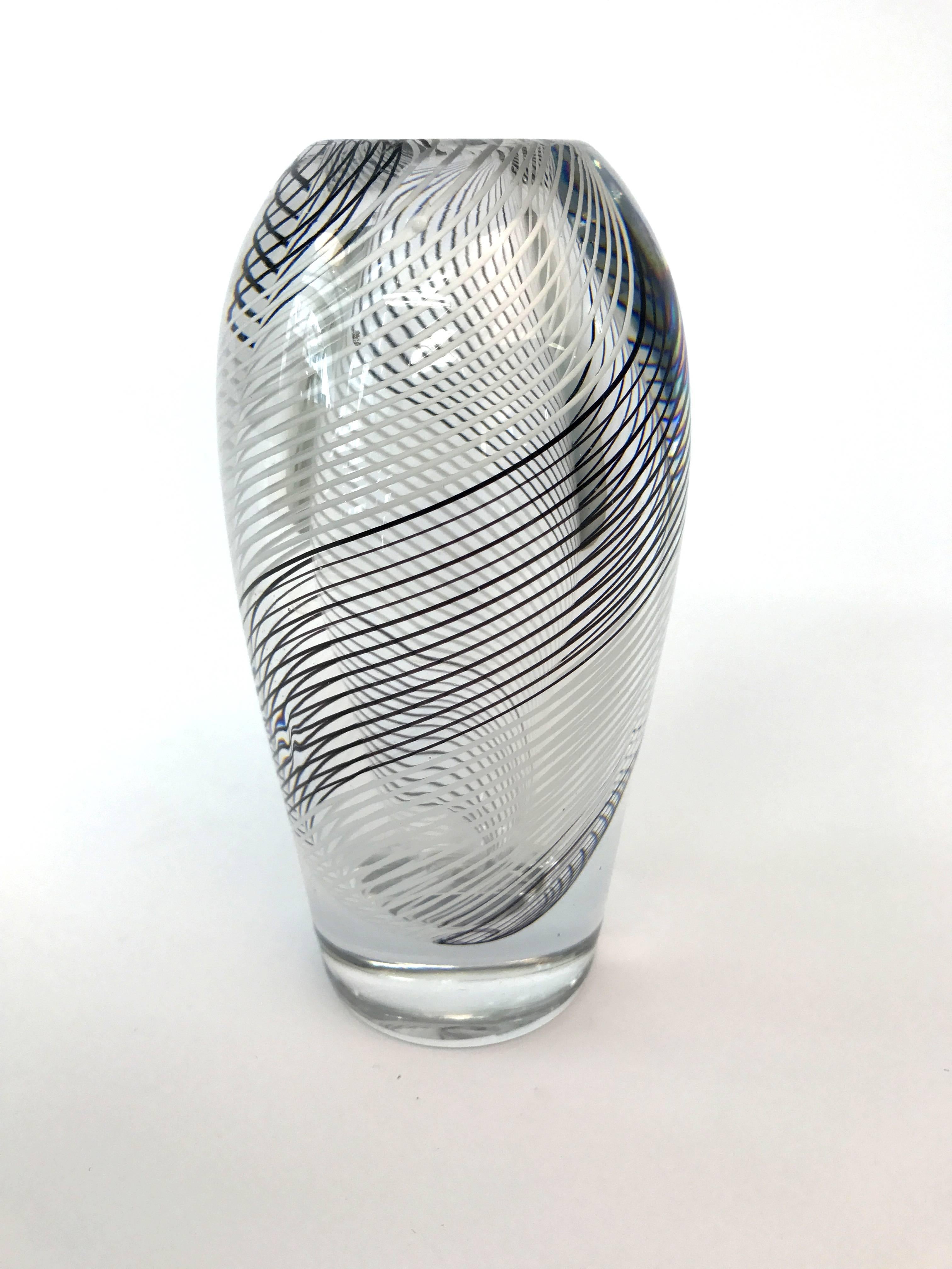 Beautiful Vicke Lindstrand glass vase, signed 