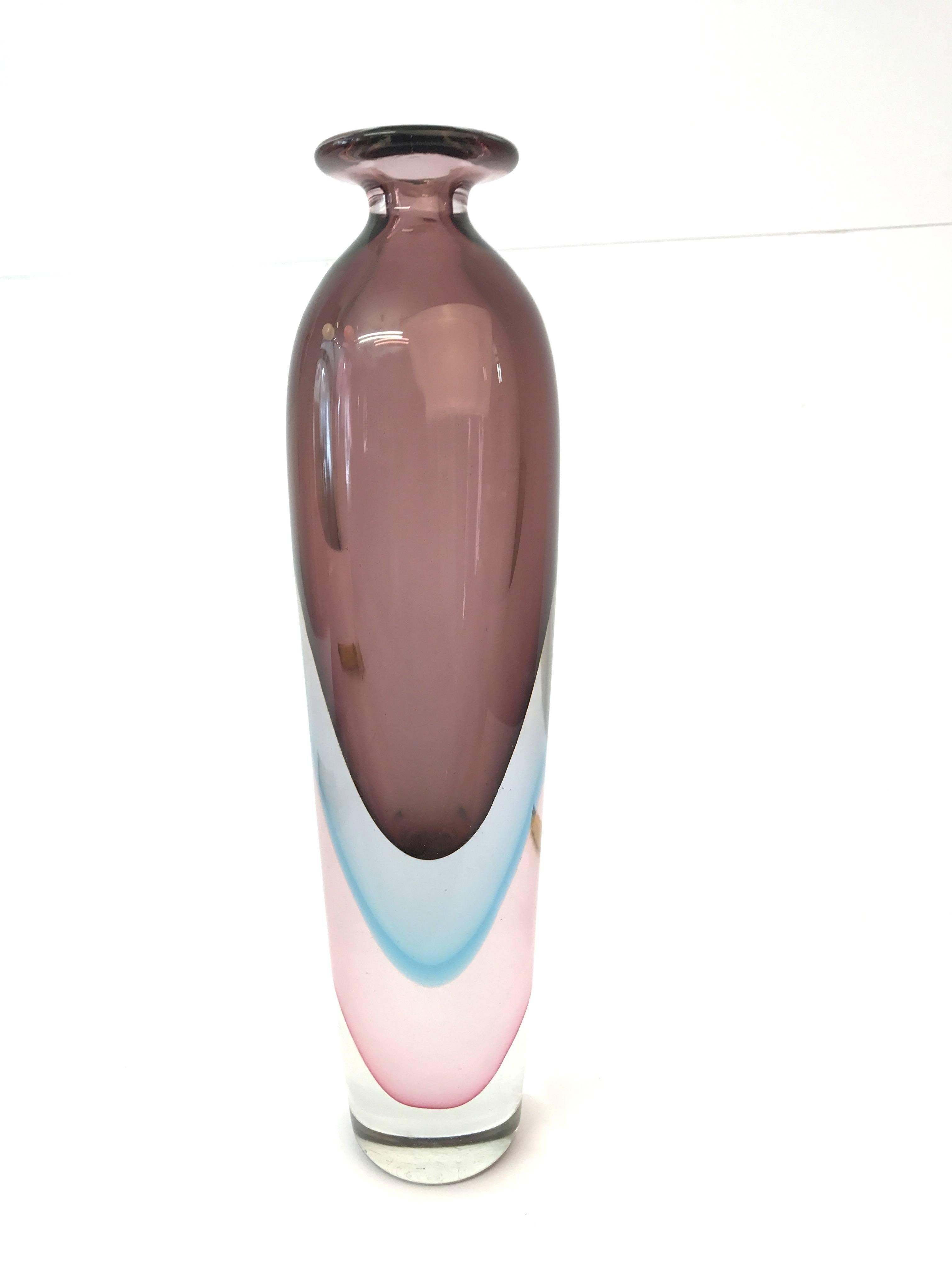 Stunning vase made by Murano in the 1960s.