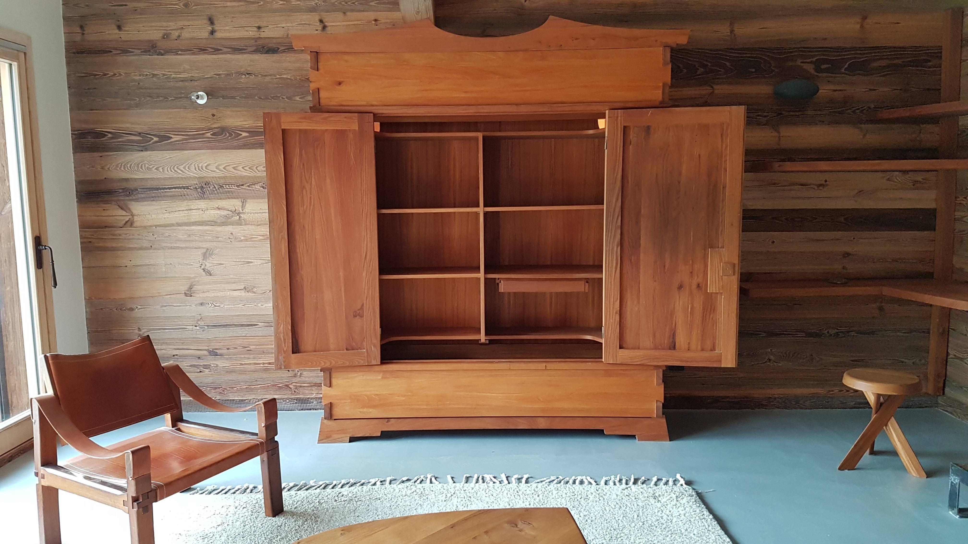 Monumental Wardrobe of Pierre Chapo R 02 B in French Elm of 1970 In Excellent Condition For Sale In Lyon, FR