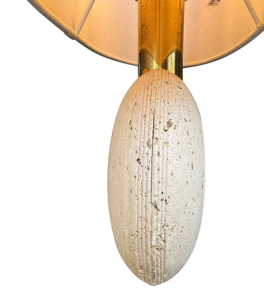 A pair of circular Italian 1970s travertine and brass lamps by Fratelli Manelli For Sale 2