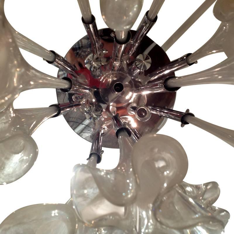 Large Murano Glass Flower Chandelier In Good Condition For Sale In London, GB