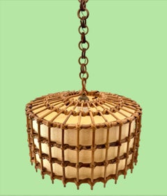 Una coppia di lampade da soffitto francesi in bambù degli anni ’60, attribuite a Louis Sognot