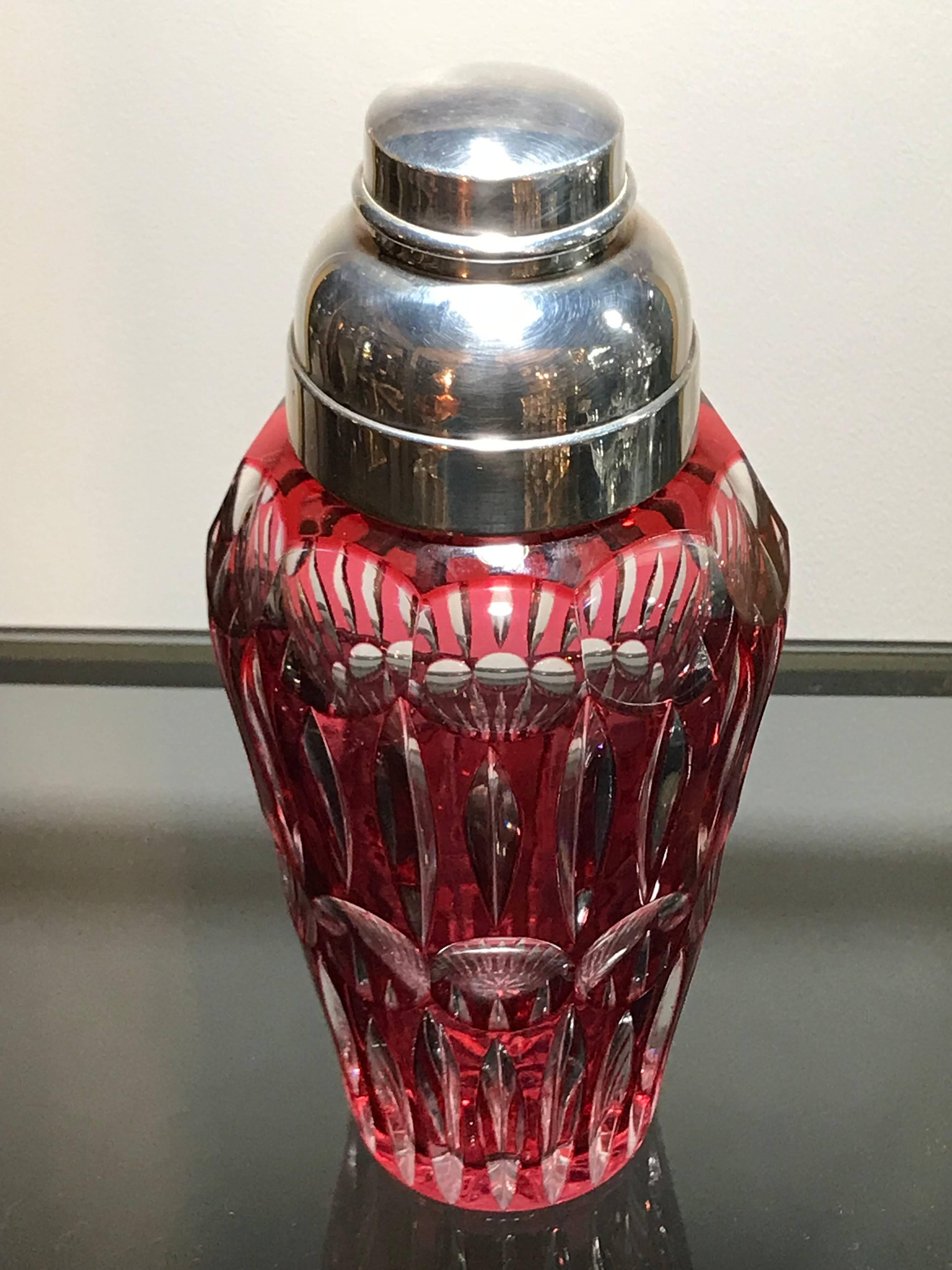 Cranberry Glass Cocktail Shaker with Silver Plate In Good Condition In London, GB
