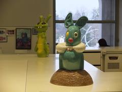 Tan mono  Escultura de cerámica de Massimo Giacon para Superego Editions, Italia