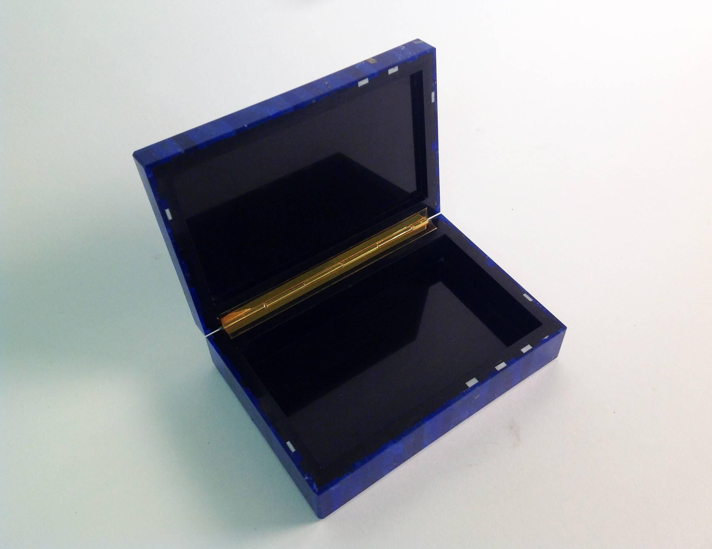 Beautiful Lapis Lazuli Box with Hinged Lid In Excellent Condition In Milan, Italy