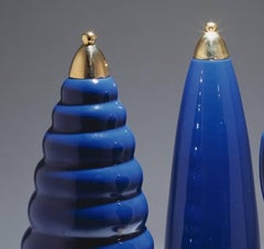 Tre vasi in ceramica della collezione 900 di Ugo La Pietra per Superego Editions, Italia