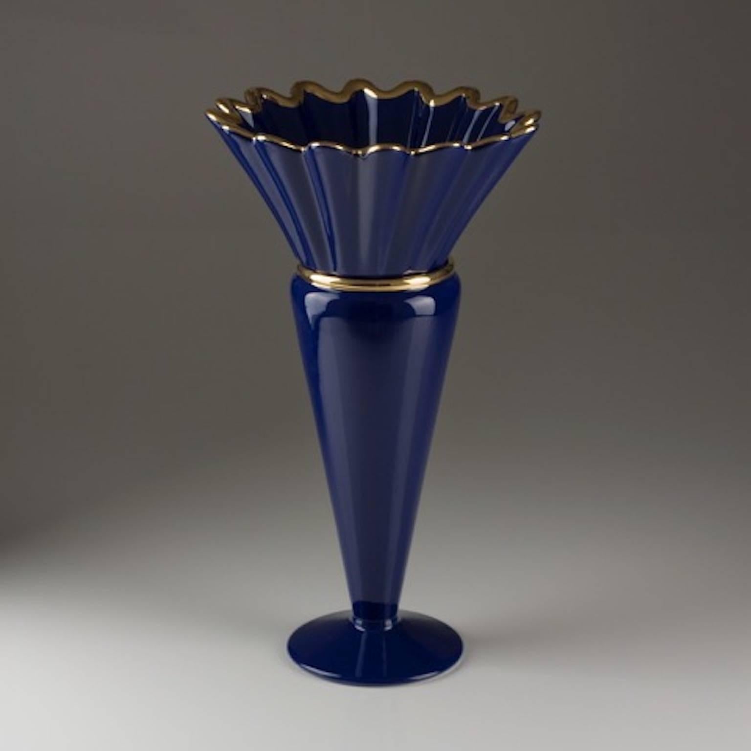 Italian Ceramic Vase 04 Model 900 Collection by Ugo La Pietra for Superego Editions. For Sale