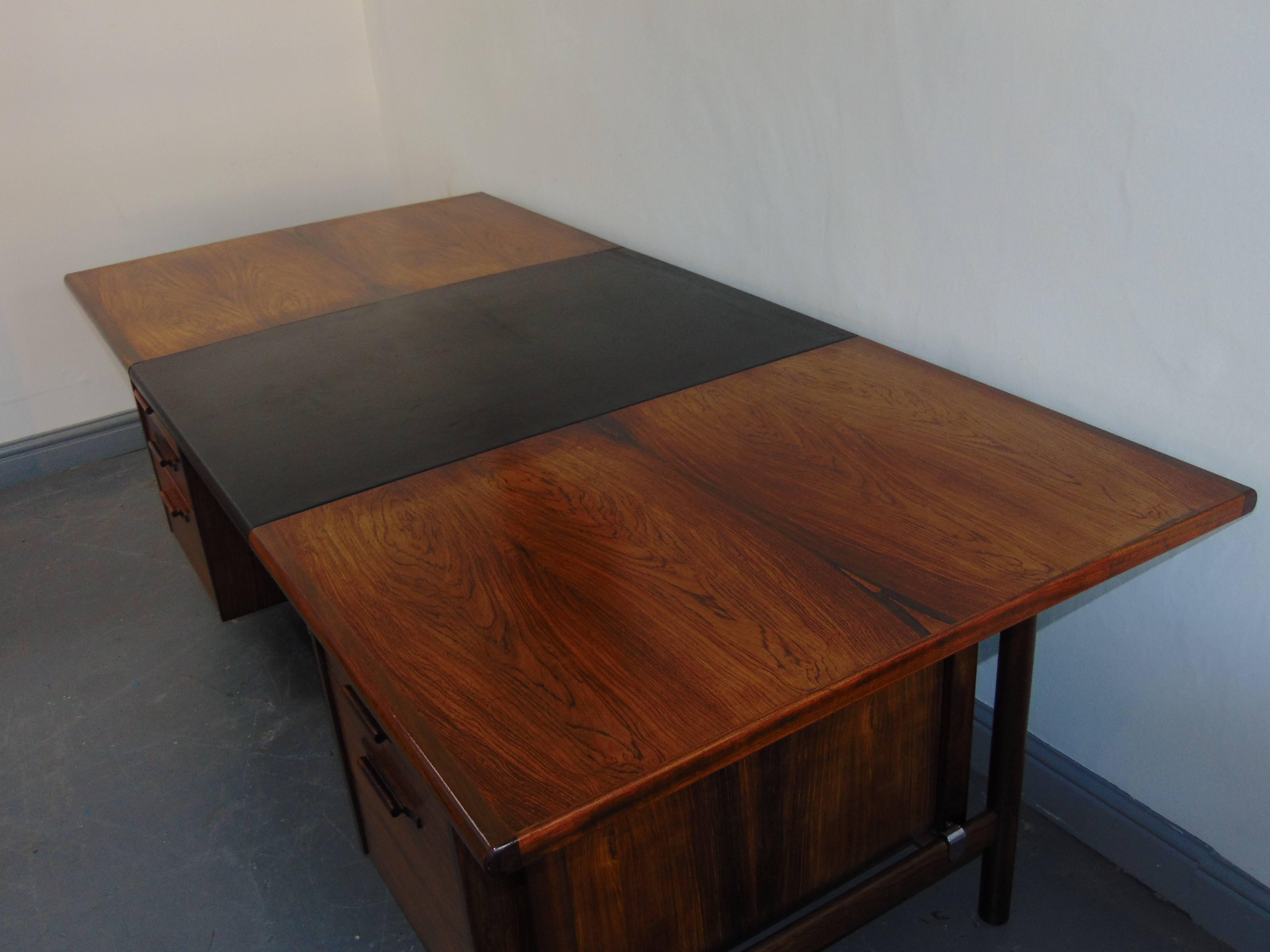 Scandinavian Modern Midcentury Danish Rosewood Executive Desk, Kofod Larsen for Brande Mobelfabrik For Sale