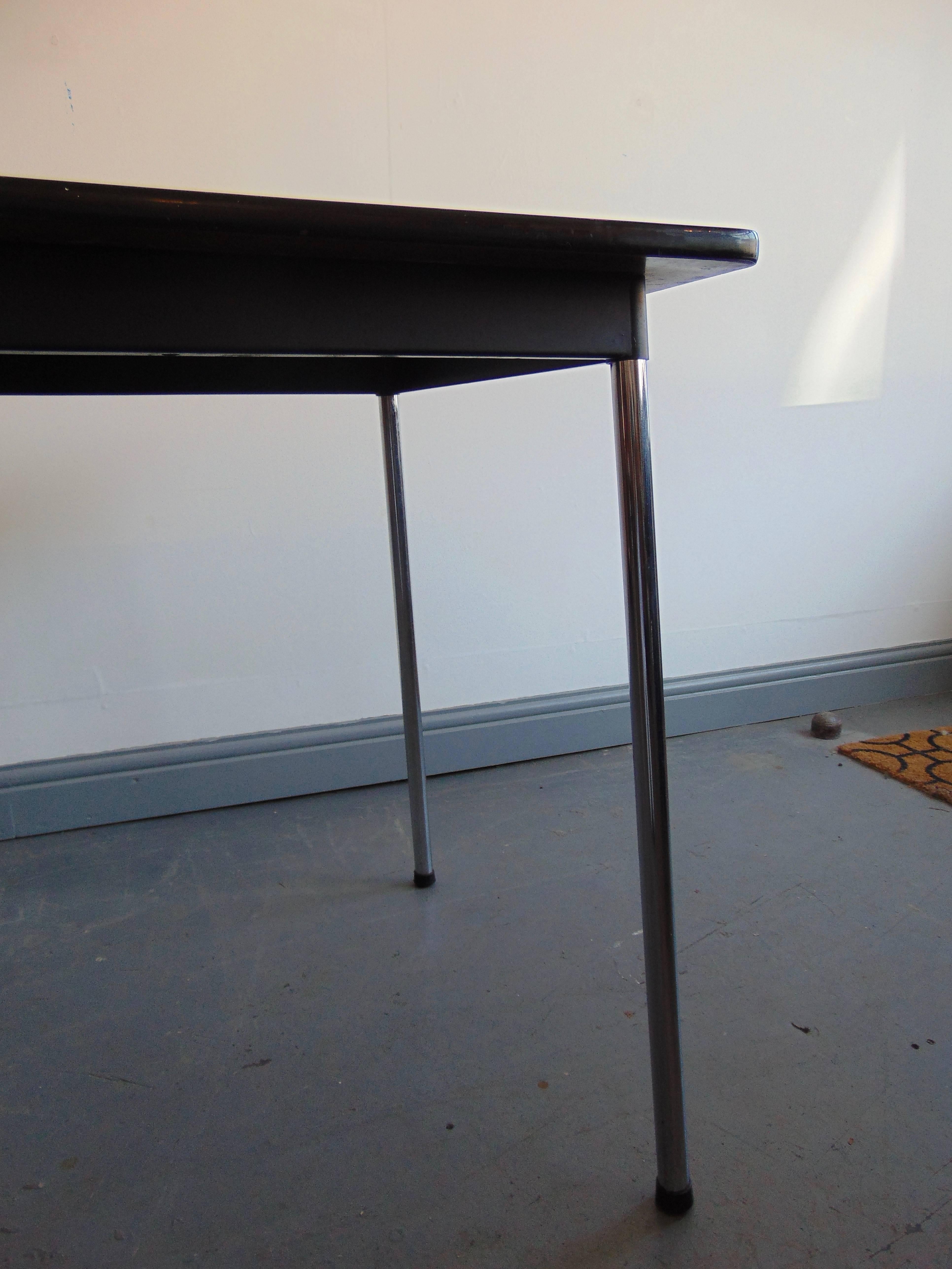 Mid-Century Chrome and Rosewood Vinyl Dining Table and Stacking Chairs by Tavo In Good Condition In Ambleside, Cumbria