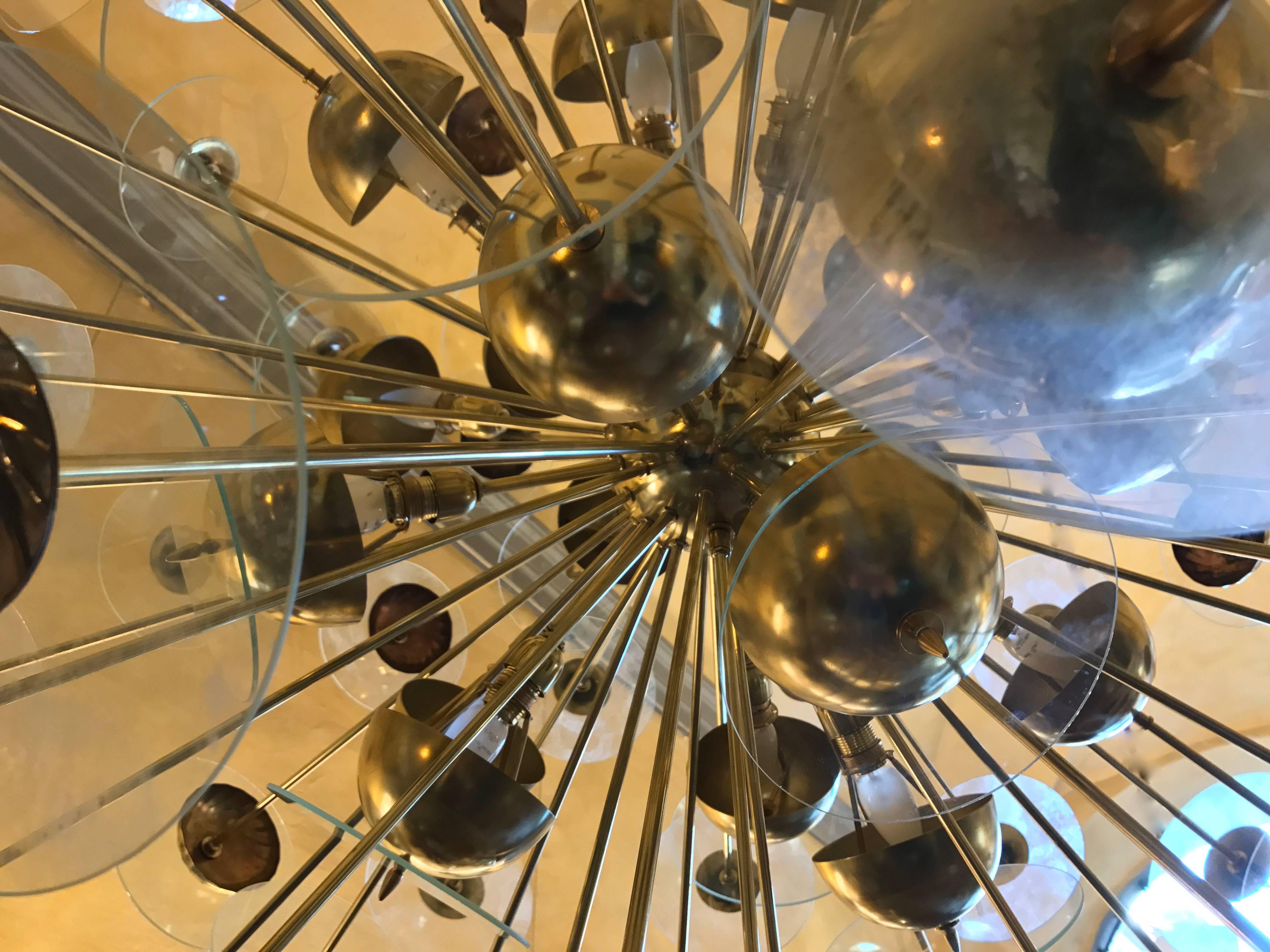 Mid-Century Modern Large Italian Brass & Transparent Glass Sputnik Chandelier In Excellent Condition In Firenze, Tuscany
