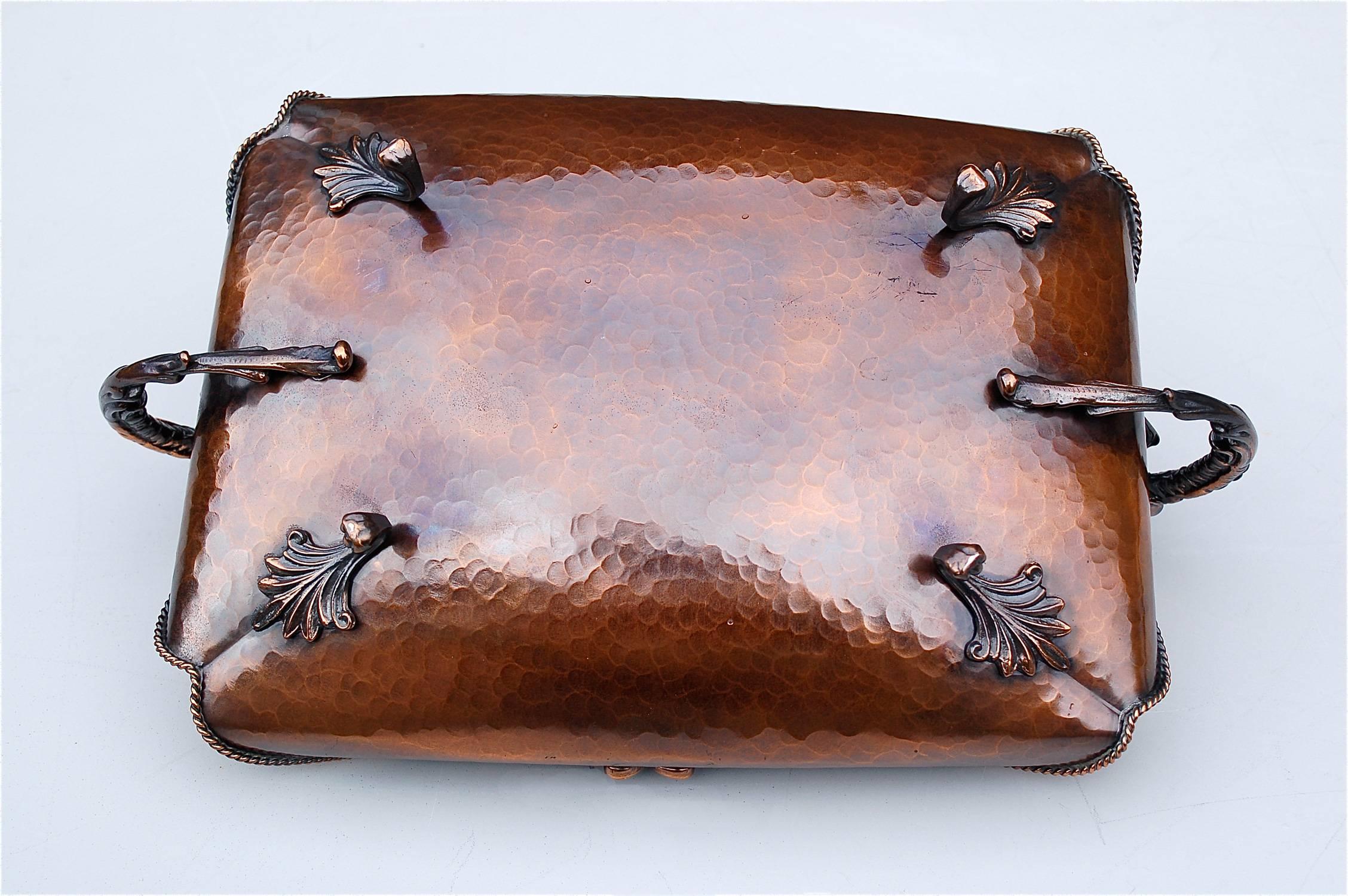 Delicately Hammered Copper Dish with Dragon Handles, circa 1950s In Excellent Condition In Noorderwijk, BE