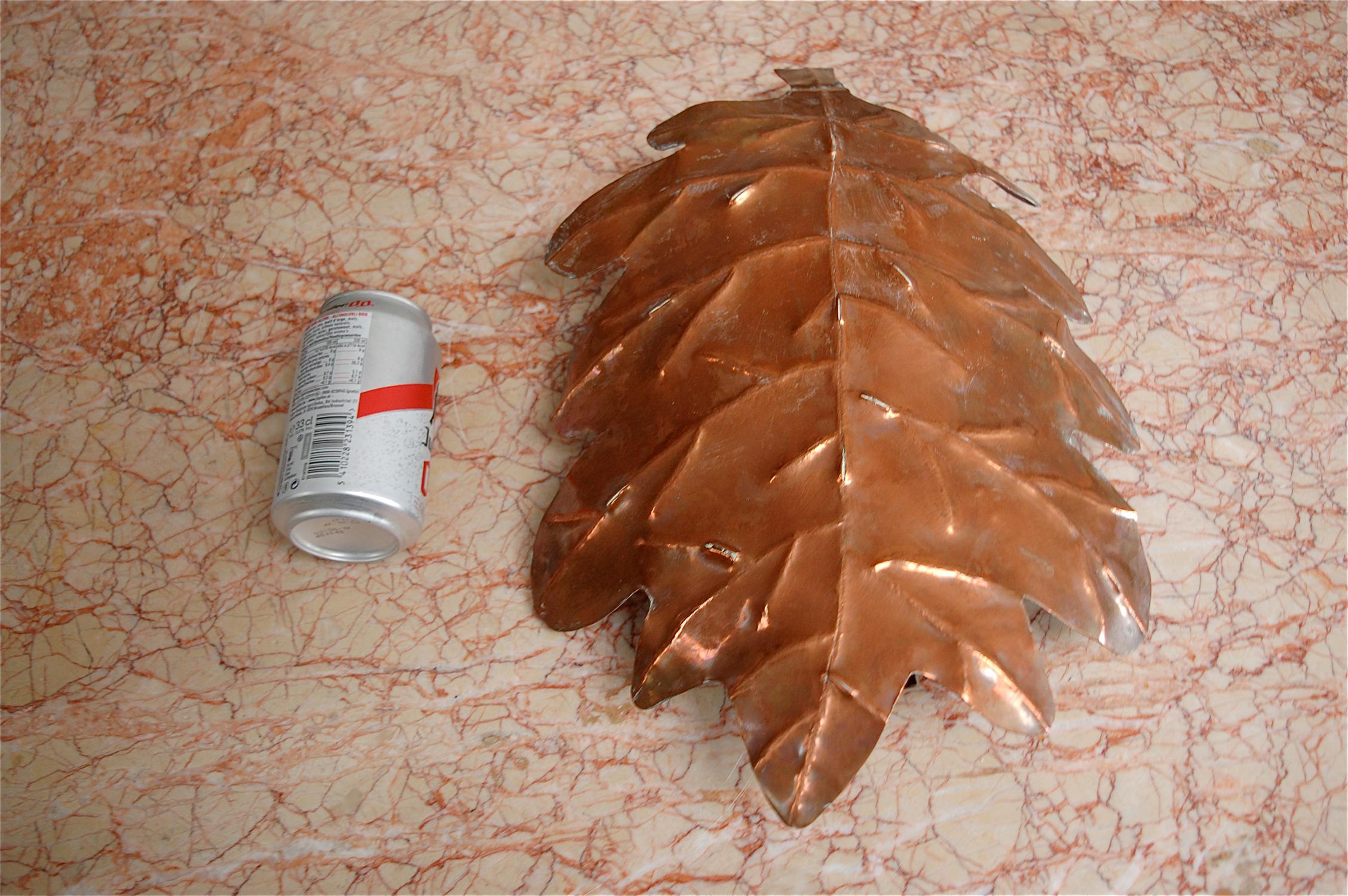 Handcrafted Copper Wall Light in Shape of Leaf, 1970s, Germany In Good Condition For Sale In Noorderwijk, BE