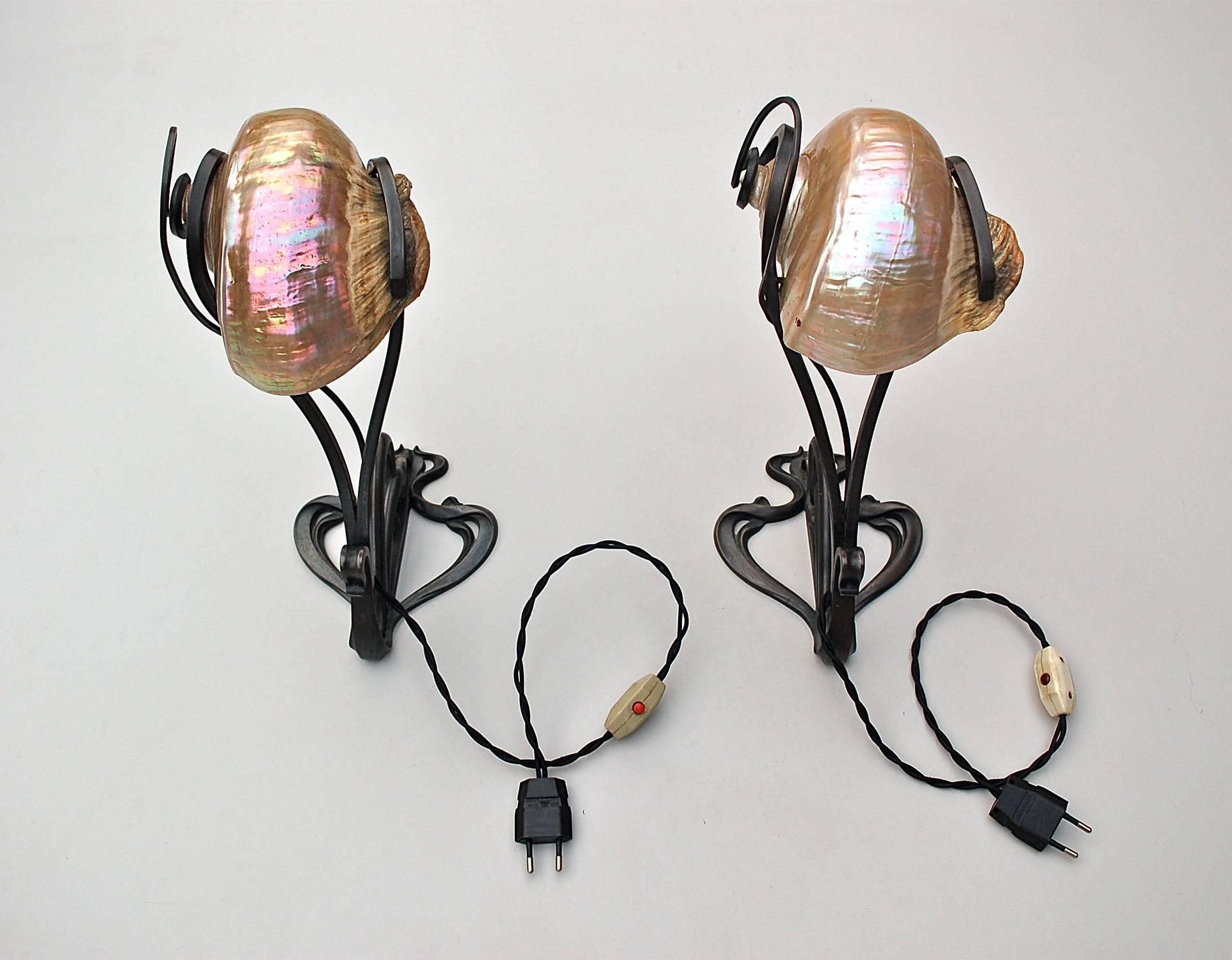 Pair of Art Nouveau Nautilus Shell Wall Lights, Early 20th Century In Good Condition In Noorderwijk, BE