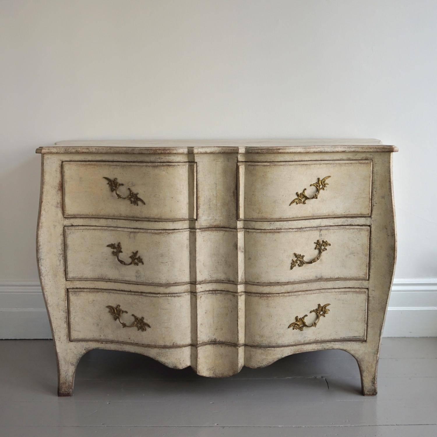 A very fine 19th century Swedish Rococo chest with an exceptional curved serpentine form and carved shaped apron, circa 1850.

Continental US Shipping:
We ship to the United States quickly and safely using FedEx International Airfreight. All our