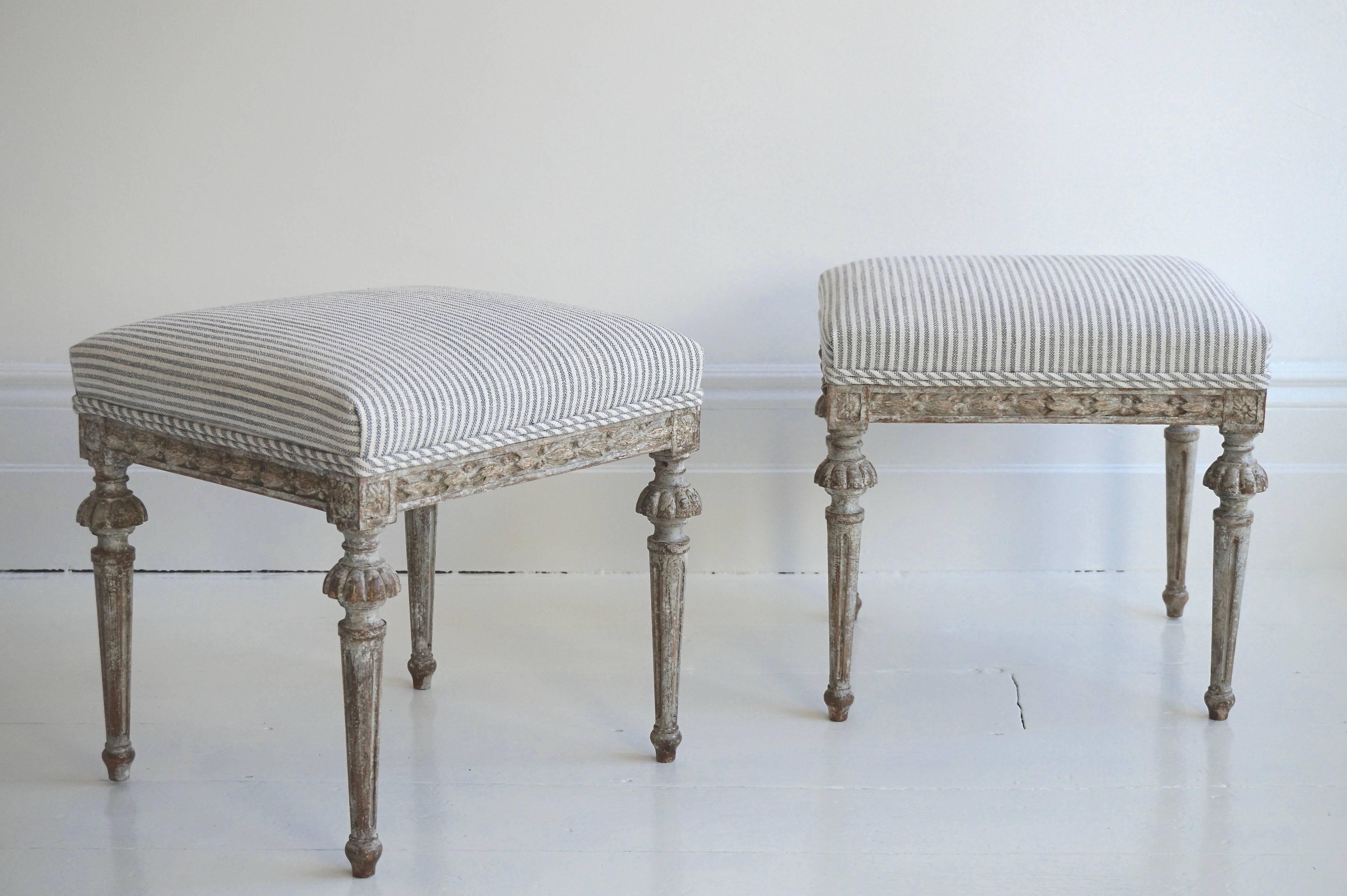 Pair of Early 19th Century, Swedish, Gustavian Period Stools in Original Paint In Excellent Condition In Royal Tunbridge Wells, Kent
