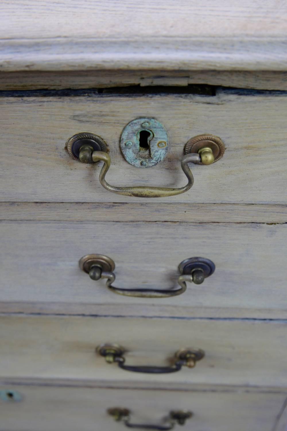 George III Small 18th Century Georgian Bleached Oak English Graduated Chest of Drawers For Sale