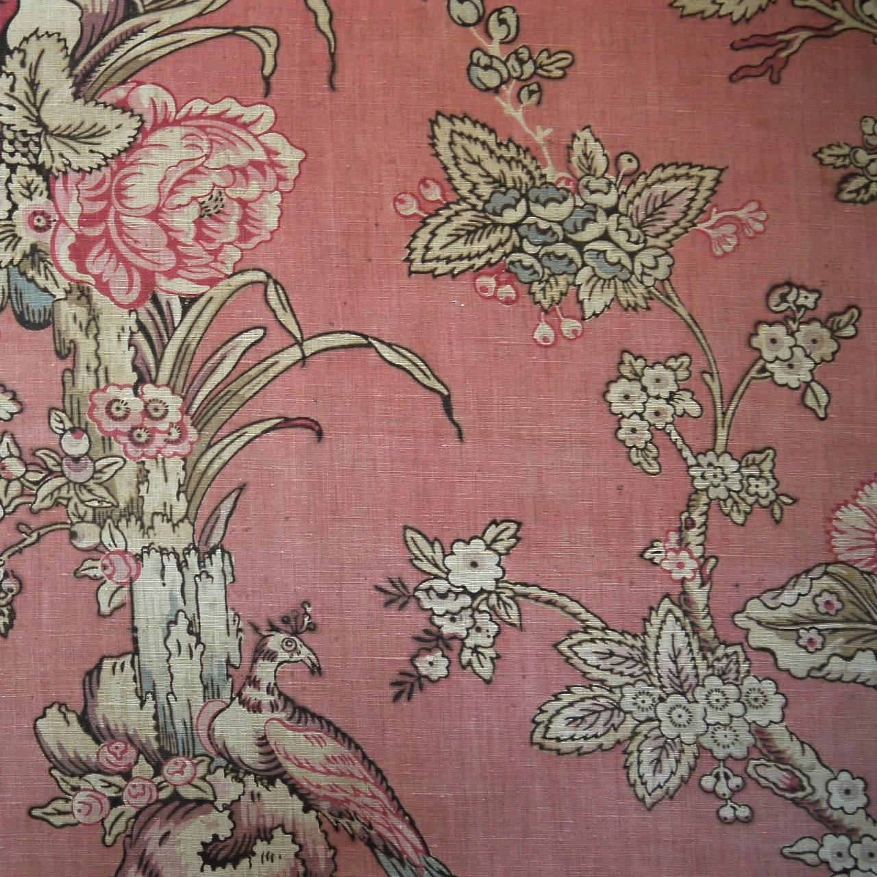  Birds and Roses Dusty Pink Linen Textile on Stretcher French 19th century In Good Condition For Sale In London, GB