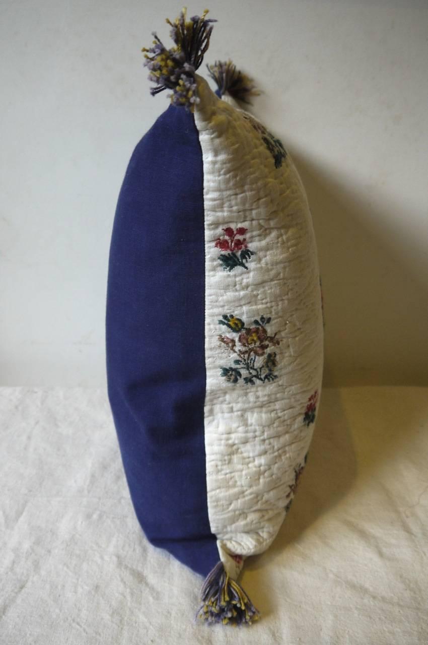18th Century French with Wool Flowers Woven on Linen Pillow In Good Condition In London, GB