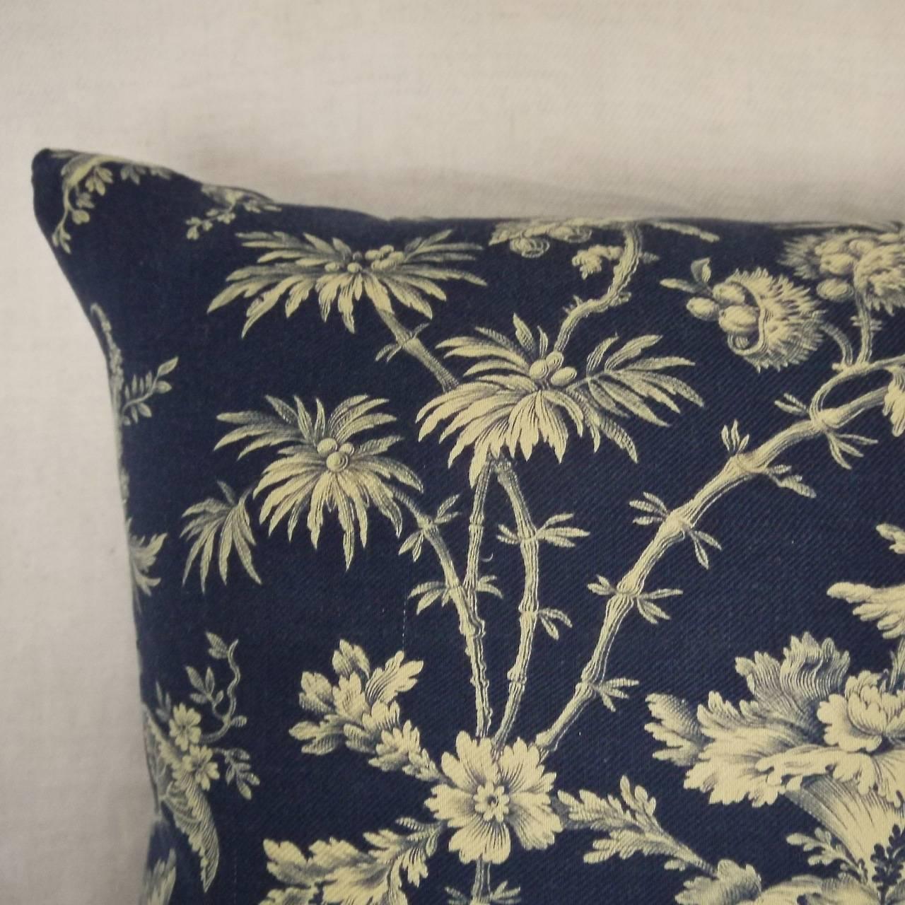 19th Century French Antique Printed Floral Cotton Pillow In Good Condition For Sale In London, GB