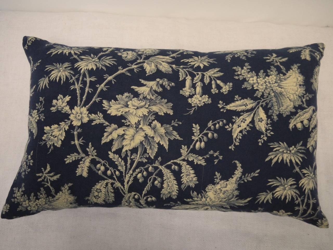 19th Century French Antique Printed Floral Cotton Pillow For Sale 3