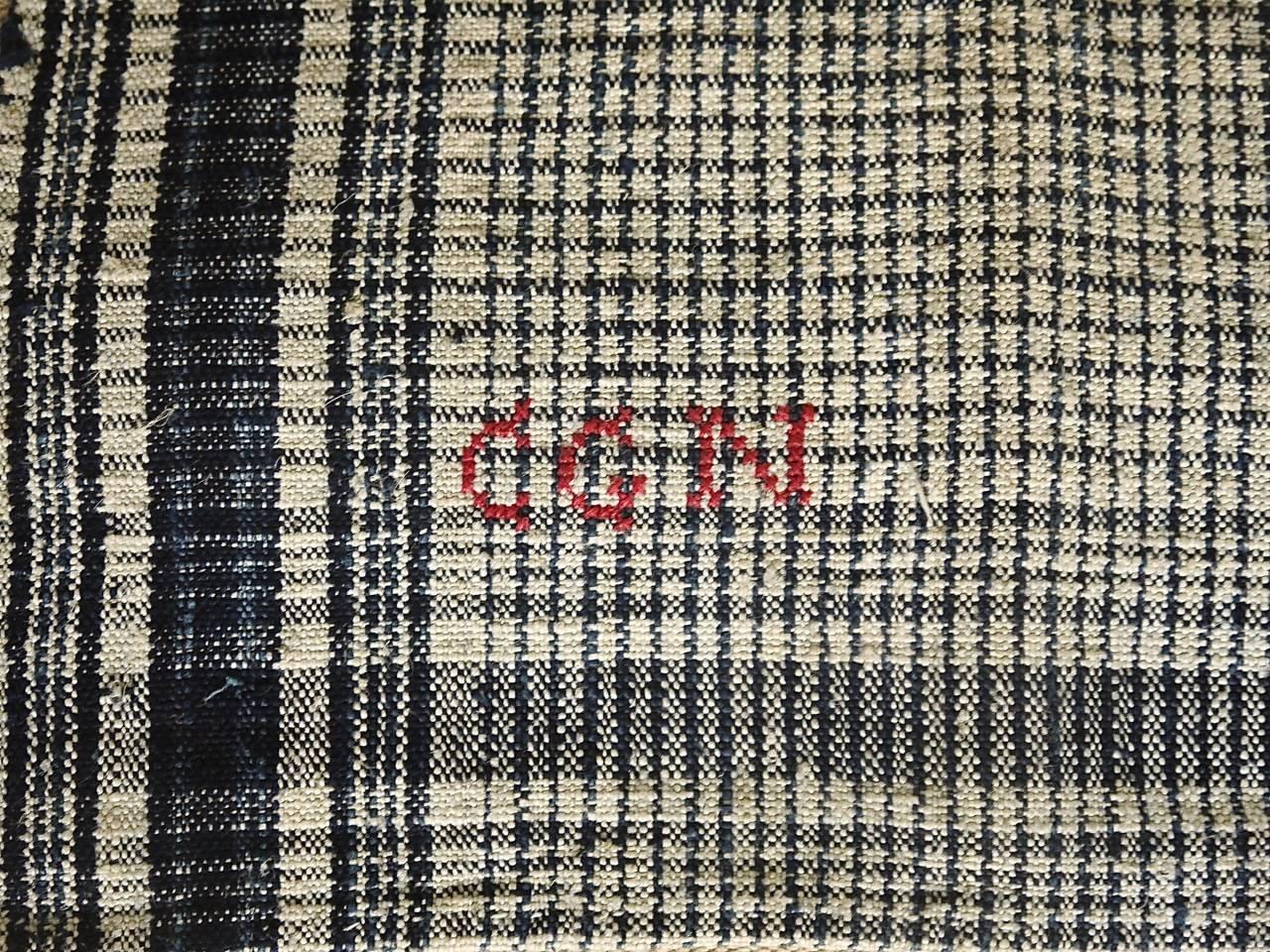 French 19th Century Monogrammed Indigo Checked Linen Square In Excellent Condition For Sale In London, GB