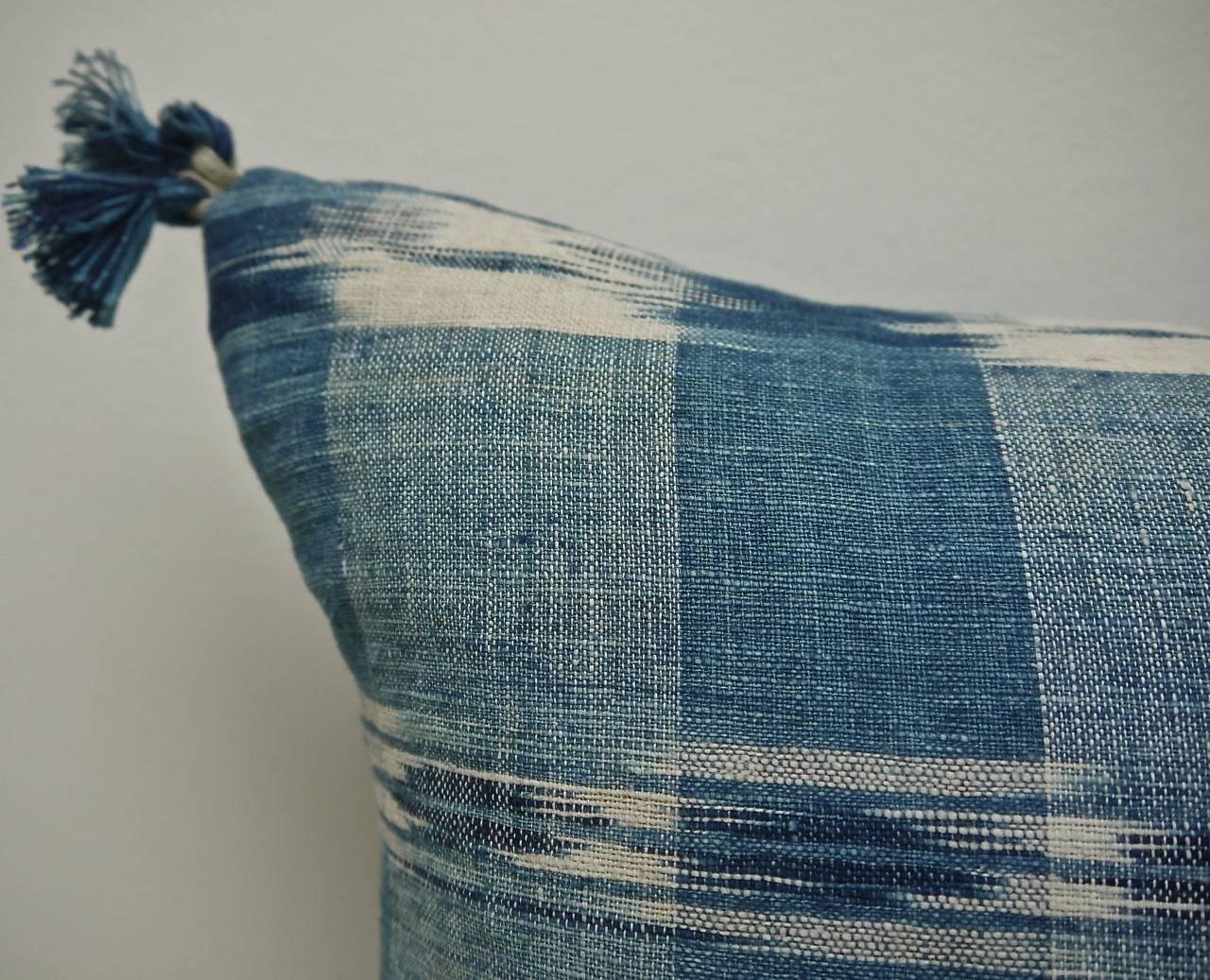 Woven Early 19th Century French Faded Indigo Flamme Ikat Linen and Cotton Pillow