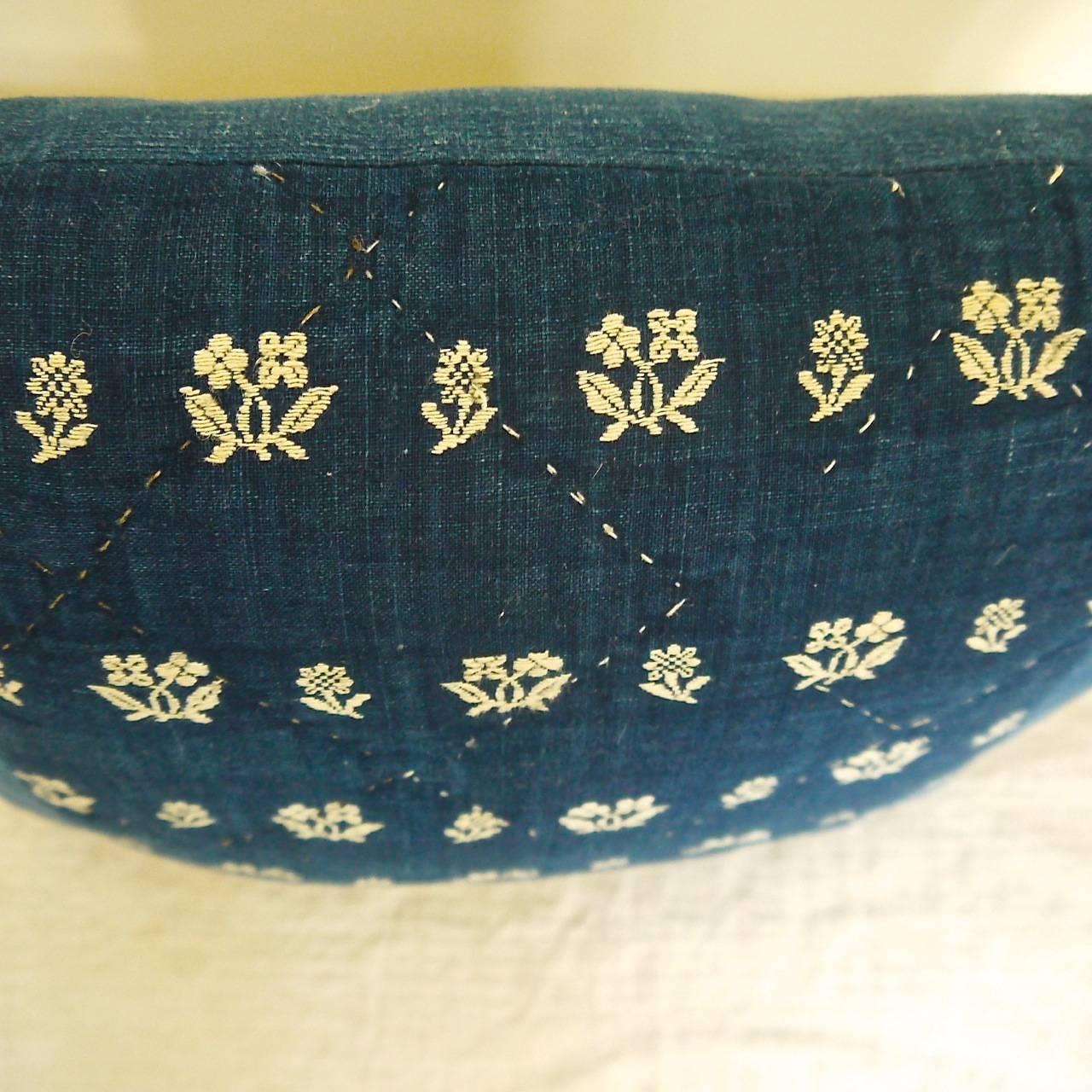 18th Century French Antique Indigo Woven Floral Linen Pillows In Good Condition In London, GB