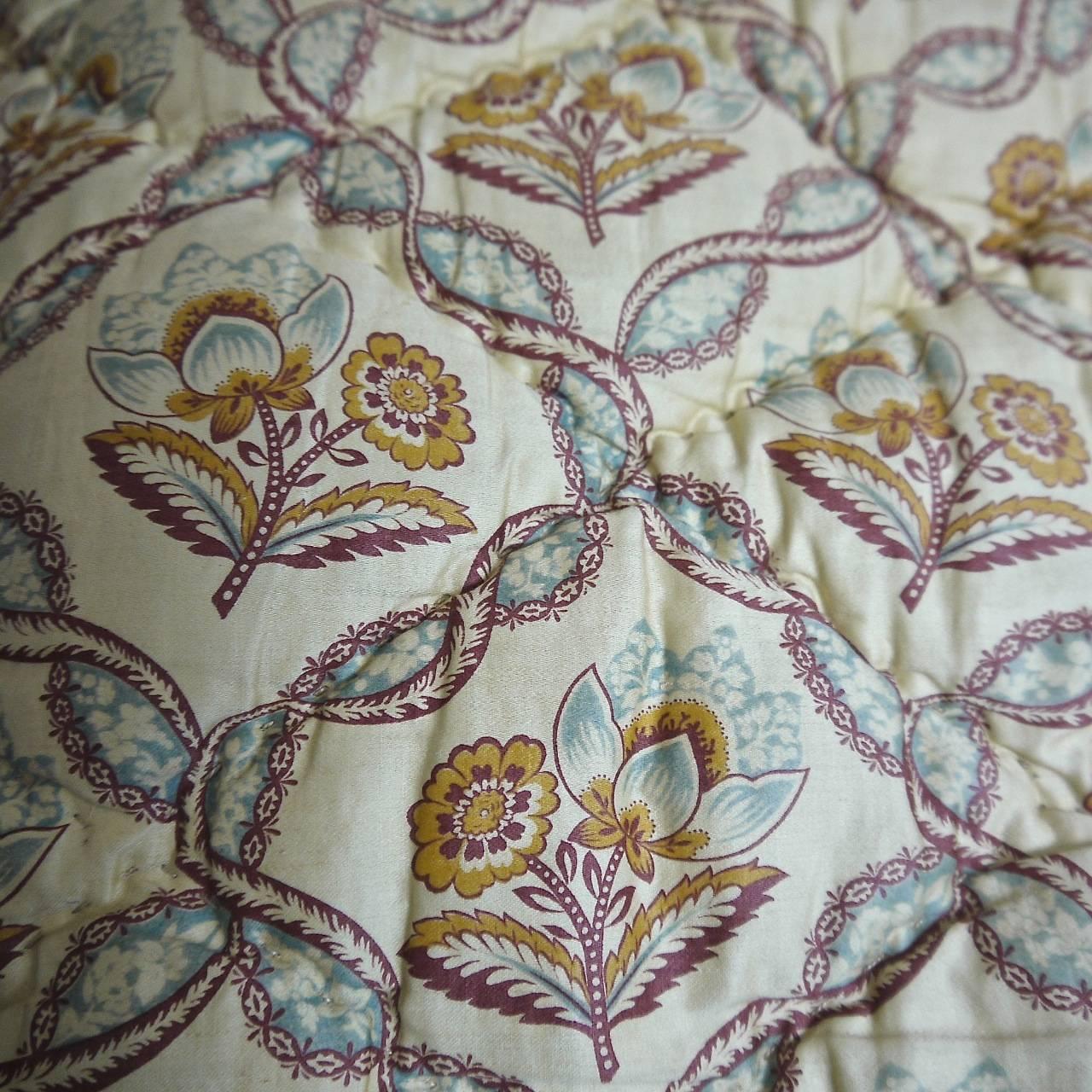 French Provincial Early 20th Century French Small Printed Cotton Quilt