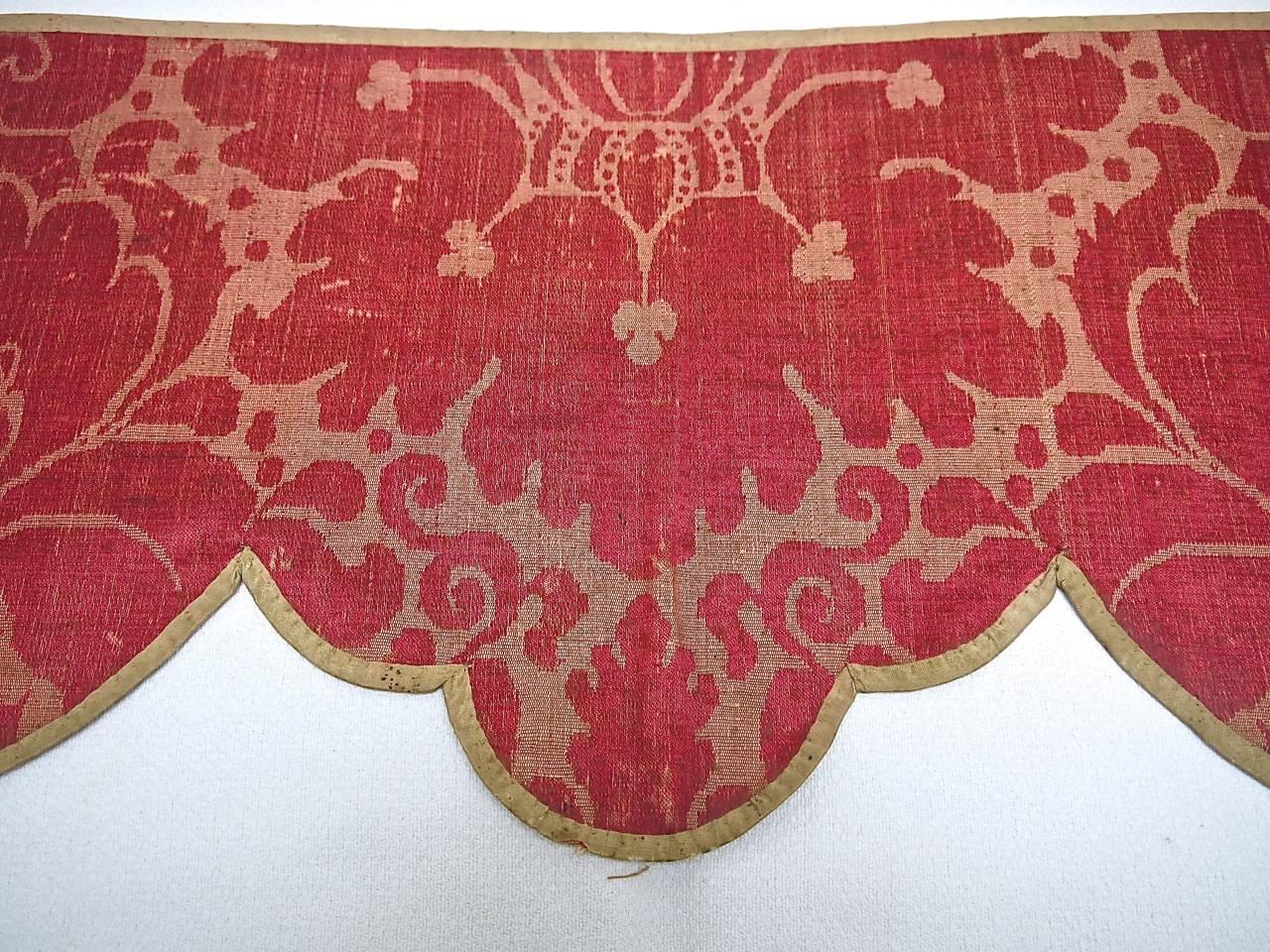French Provincial Pair of Silk Damask Scalloped Edged Pelmets French 18th century For Sale