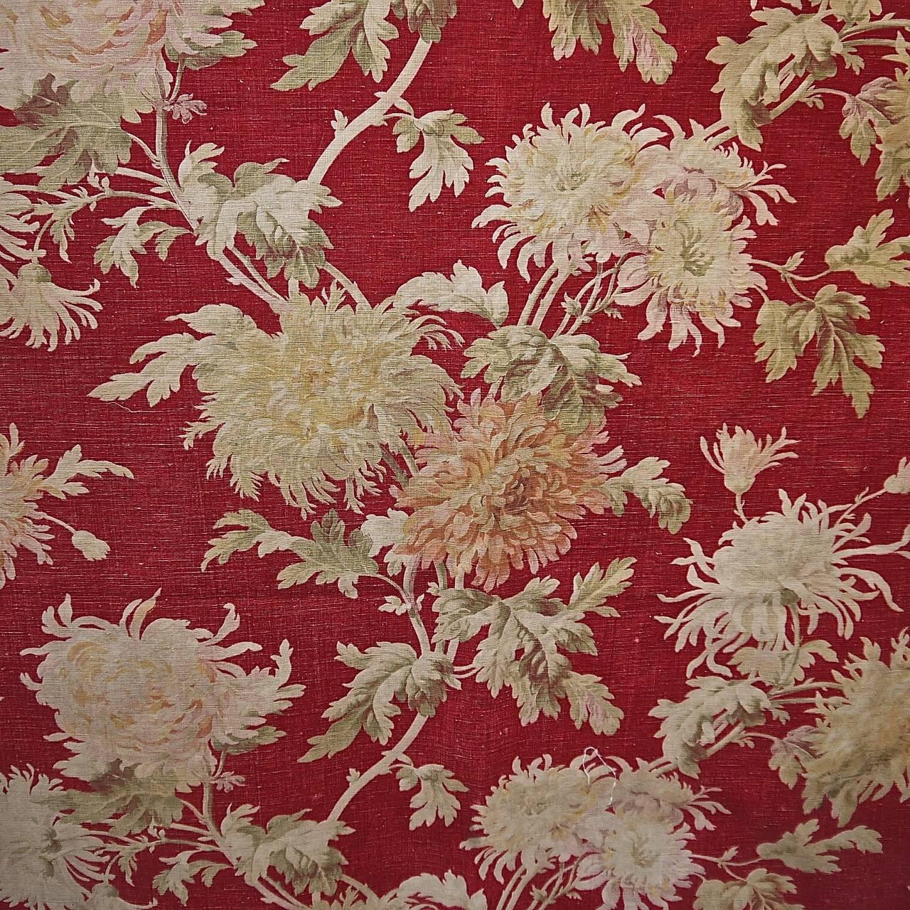 Late 19th Century French Large-Scale Floral on Red Cotton Throw In Good Condition In London, GB