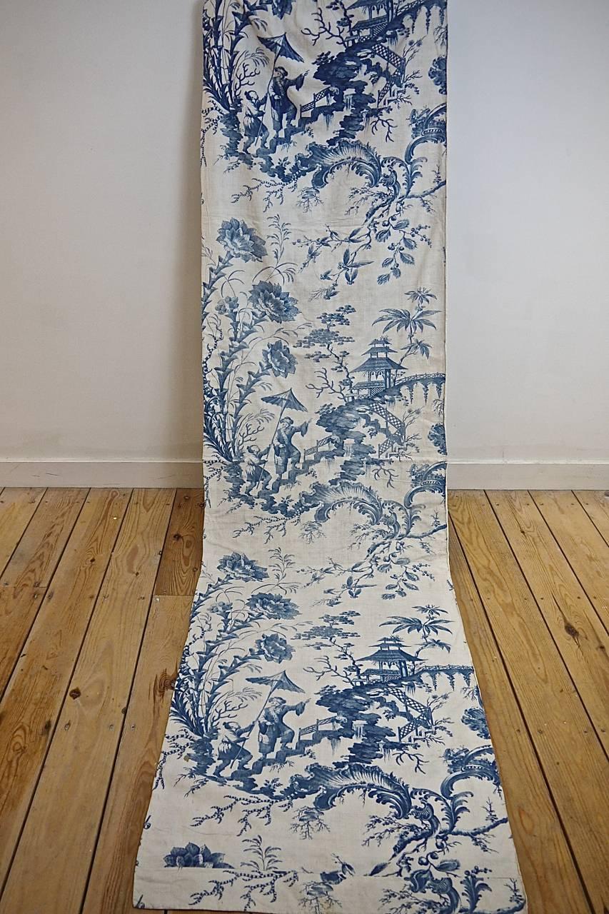 Pair of 18th Century French Antique Chinoiserie Toile Blue and White Curtains In Good Condition In London, GB