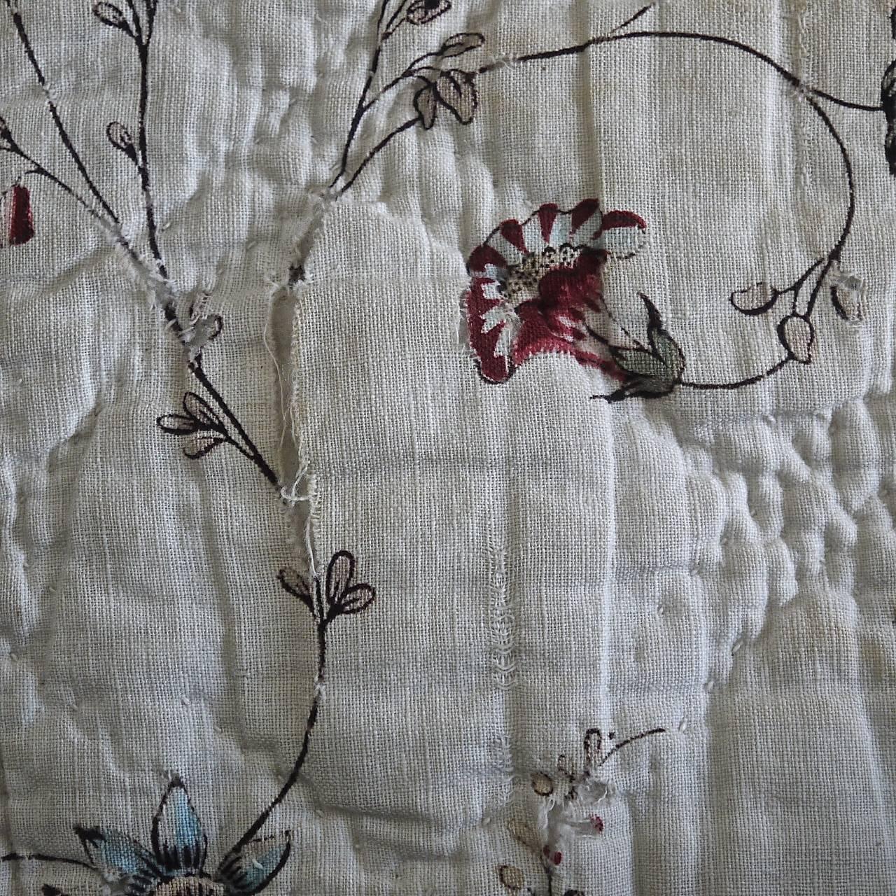 Linen 18th Century French Antique Blockprinted Scalloped Square For Sale