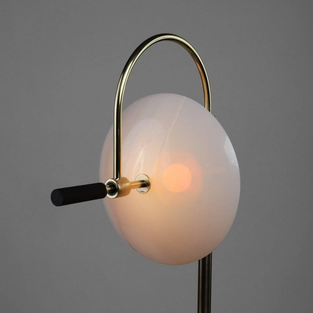 Aperture Table Lamp in Brass and Walnut In New Condition For Sale In Glen Cove, NY