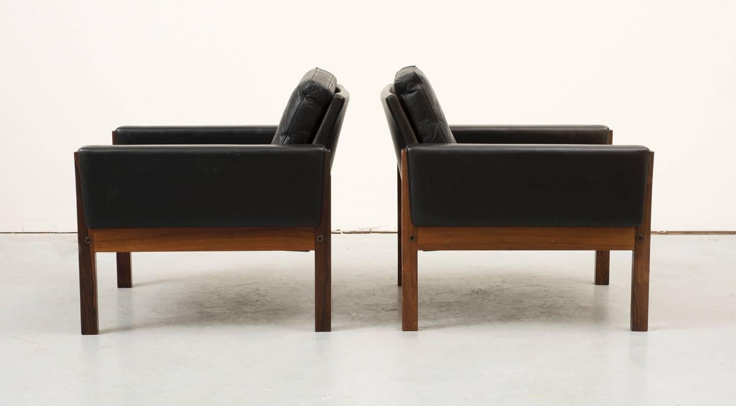 Danish Hans Wegner Pair of AP-62 Chairs in Rosewood and Leather